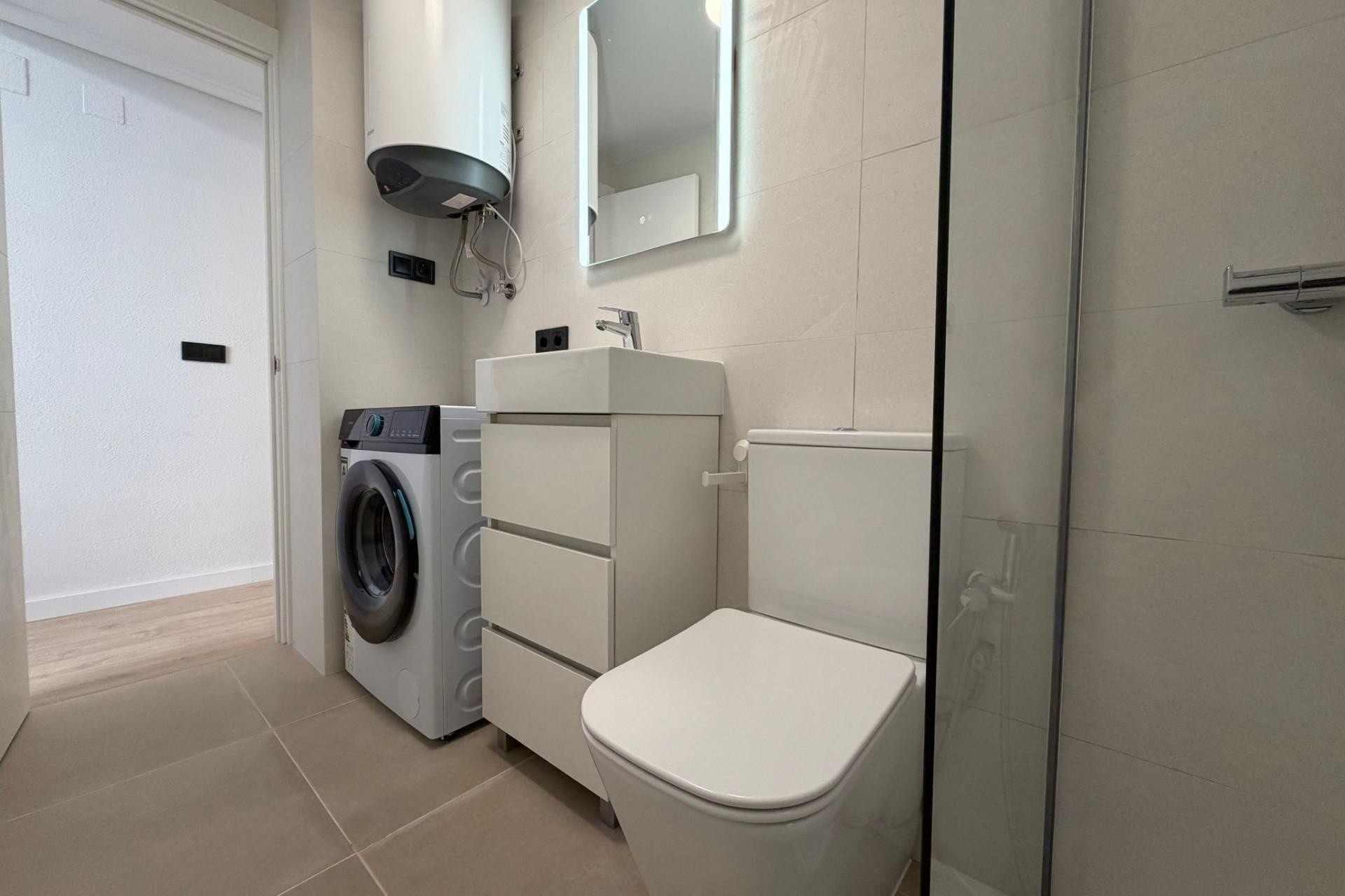 Resale - Apartment / Flat -
Torrevieja - Playa del Cura