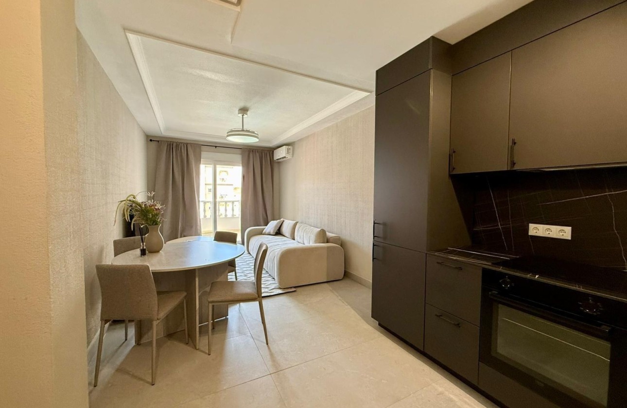 Resale - Apartment / Flat -
Torrevieja - Playa del Cura