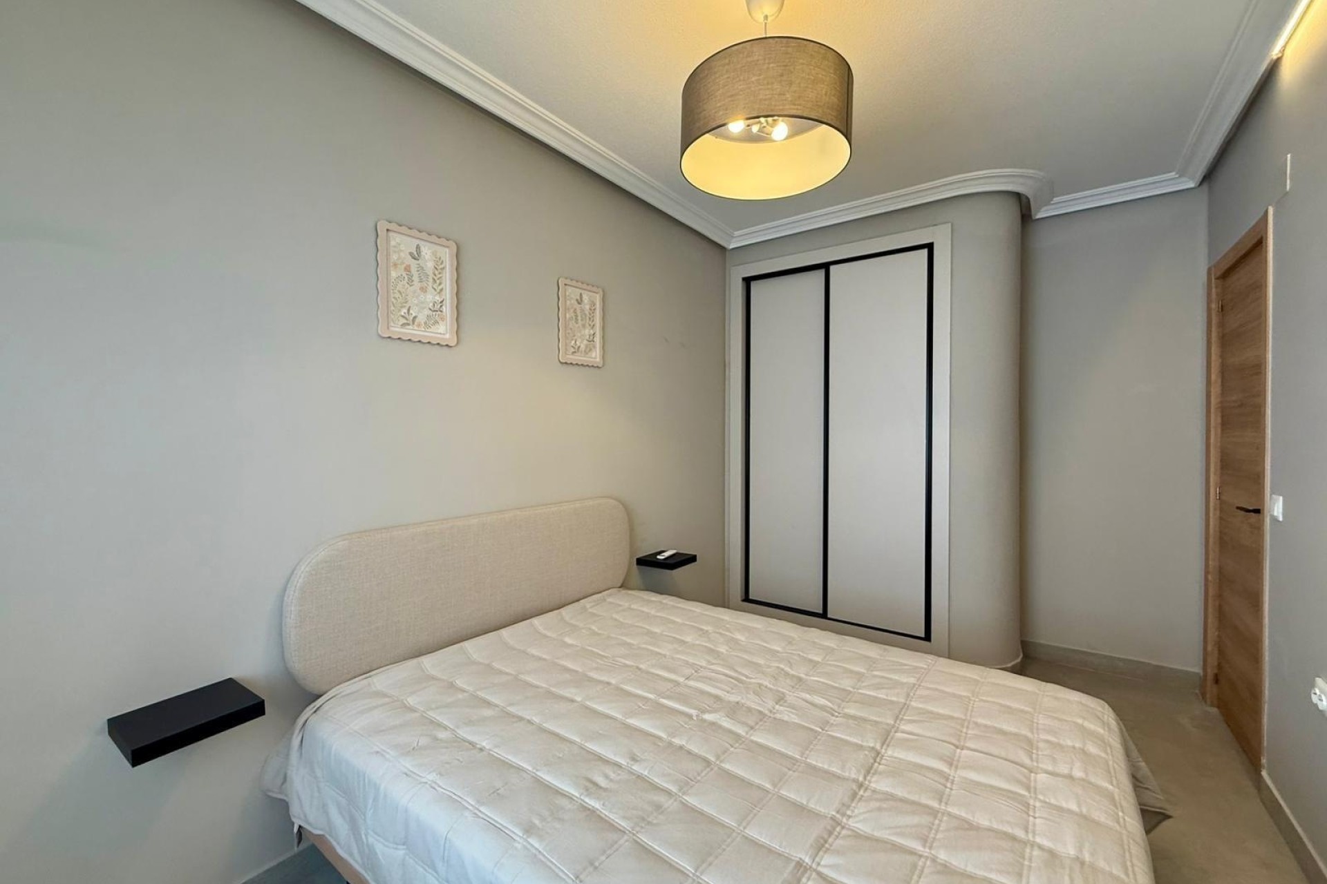 Resale - Apartment / Flat -
Torrevieja - Playa del Cura