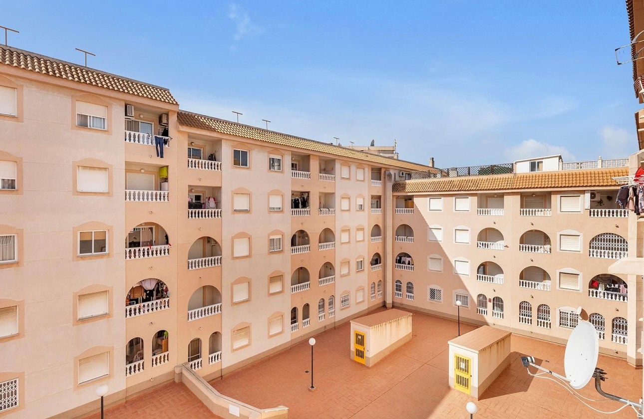 Resale - Apartment / Flat -
Torrevieja - Playa del Cura