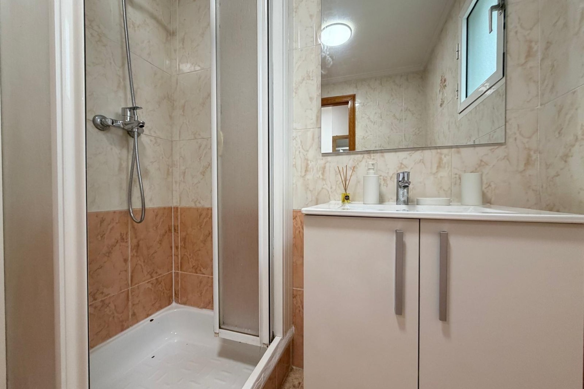 Resale - Apartment / Flat -
Torrevieja - Playa del Cura