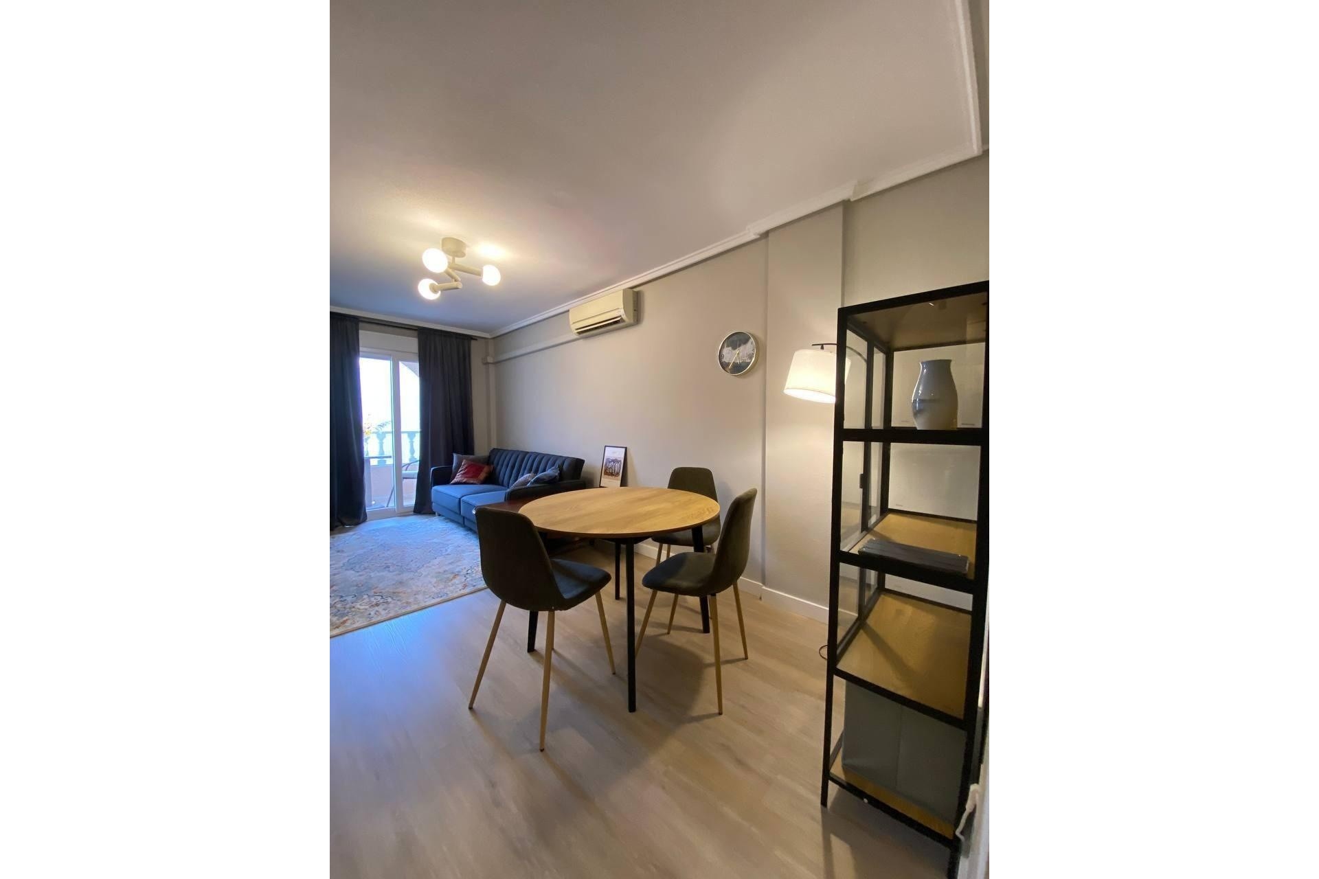 Resale - Apartment / Flat -
Torrevieja - Playa del Cura