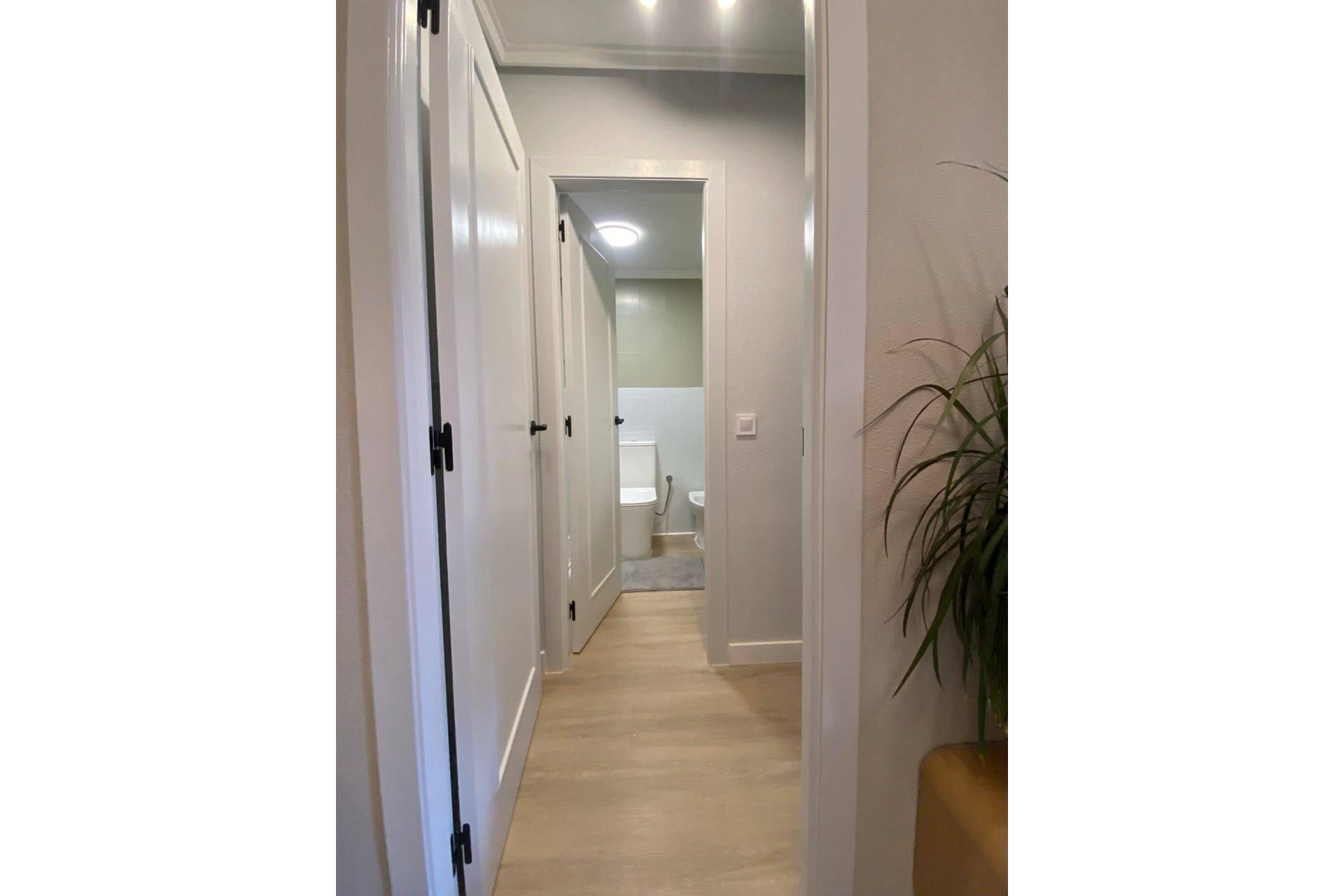 Resale - Apartment / Flat -
Torrevieja - Playa del Cura