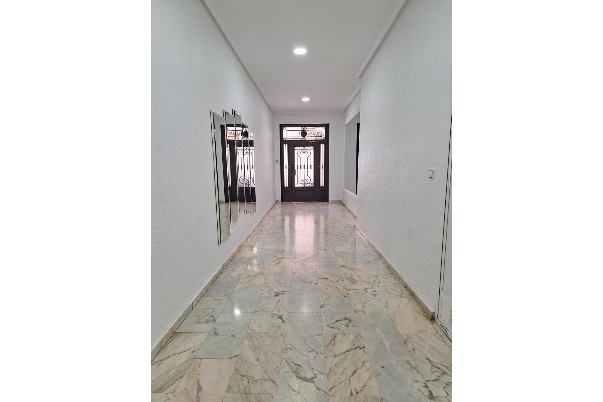 Resale - Apartment / Flat -
Torrevieja - Playa del Cura