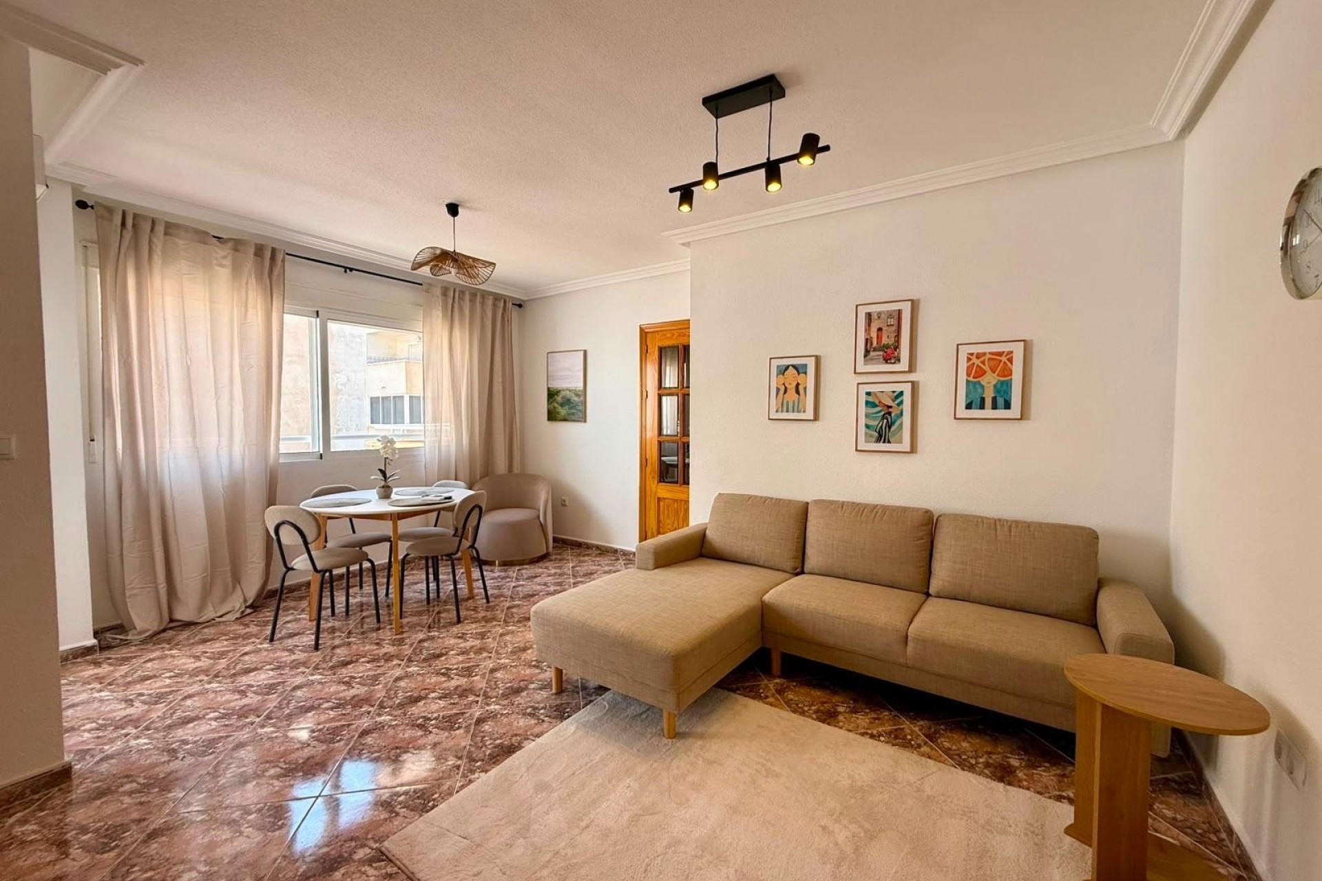 Resale - Apartment / Flat -
Torrevieja - Playa del Cura