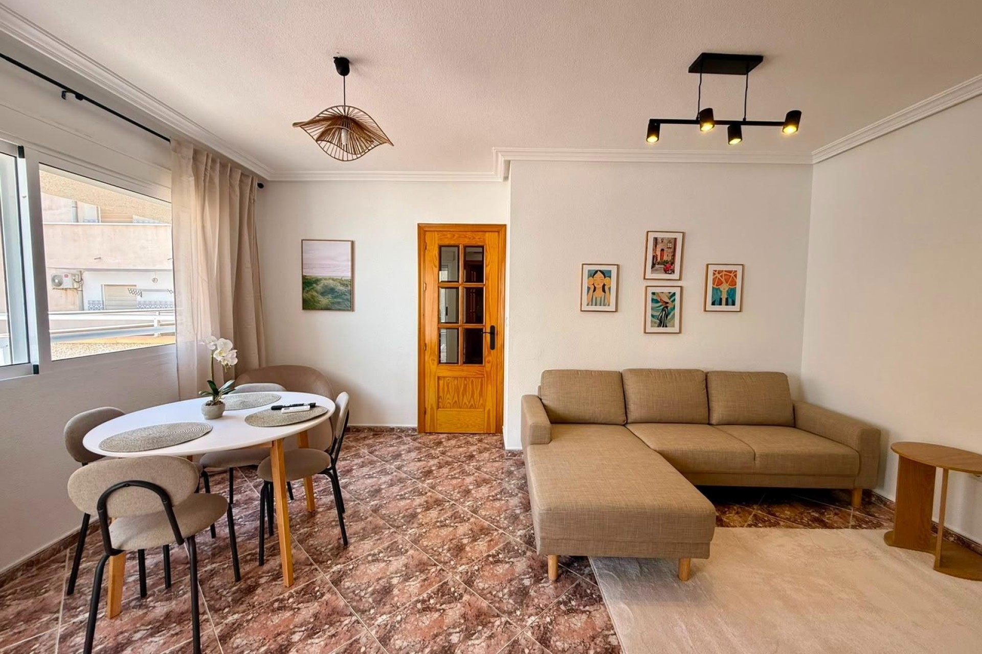 Resale - Apartment / Flat -
Torrevieja - Playa del Cura