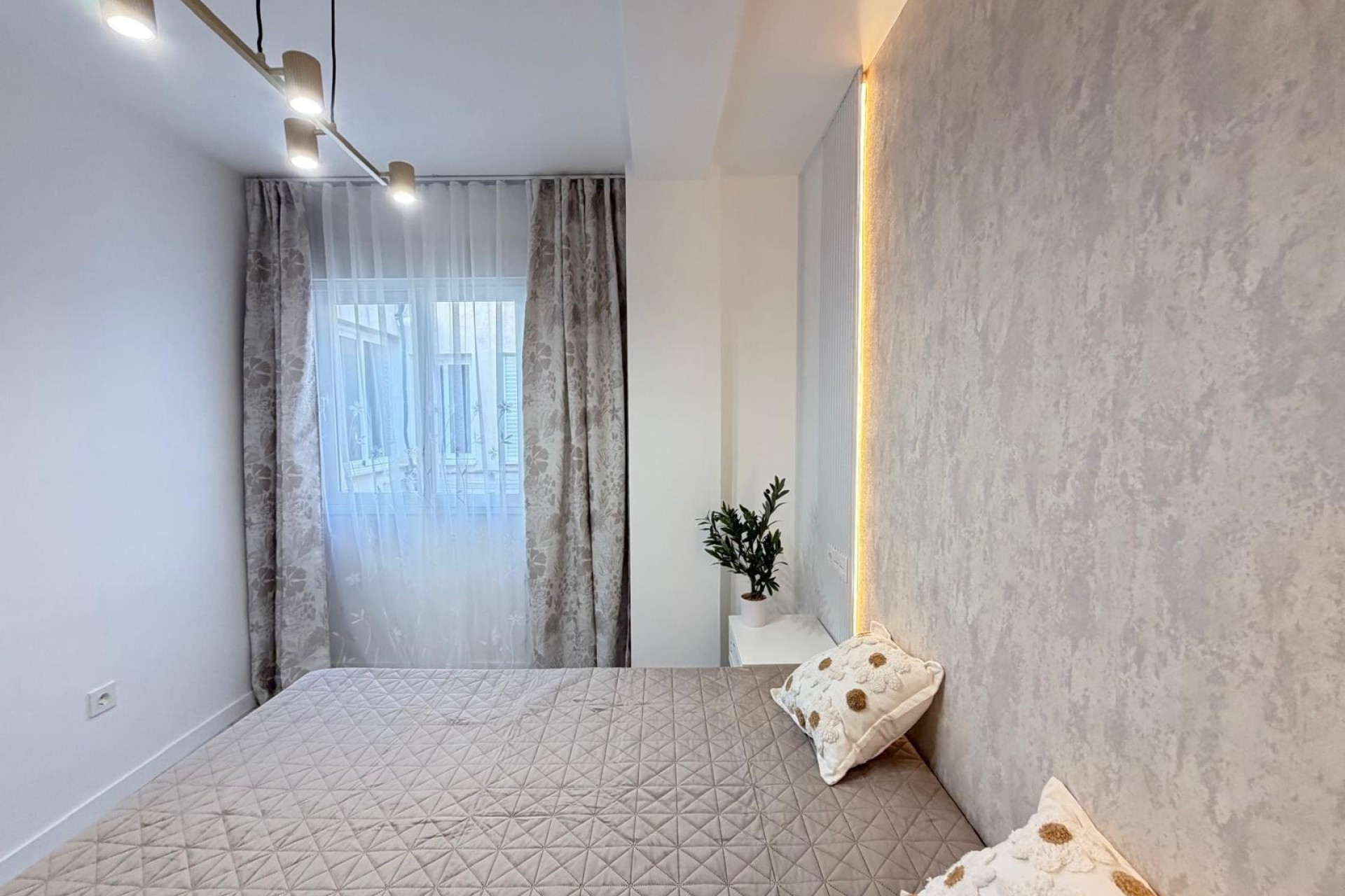 Resale - Apartment / Flat -
Torrevieja - Playa del Cura