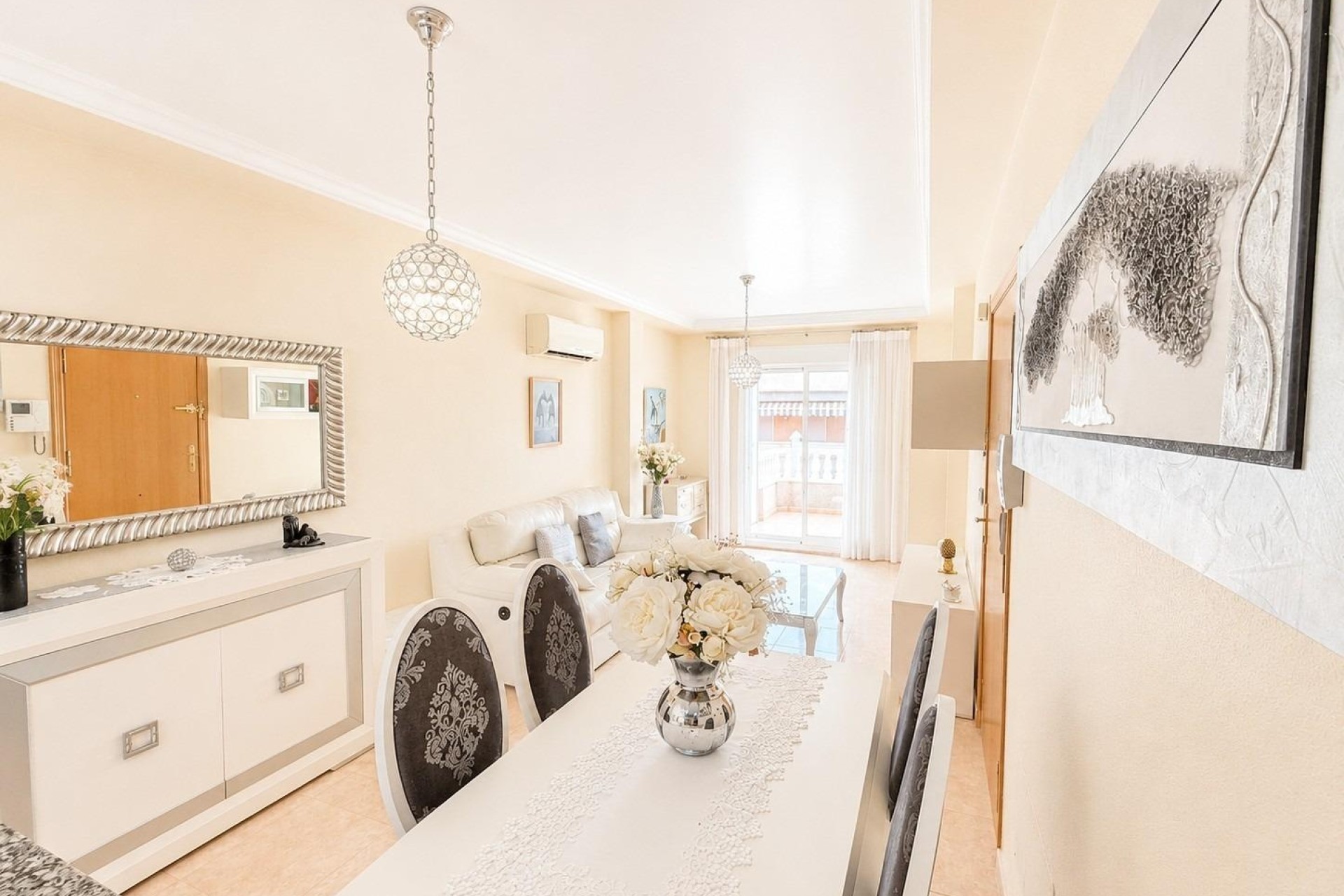 Resale - Apartment / Flat -
Torrevieja - Playa del Cura