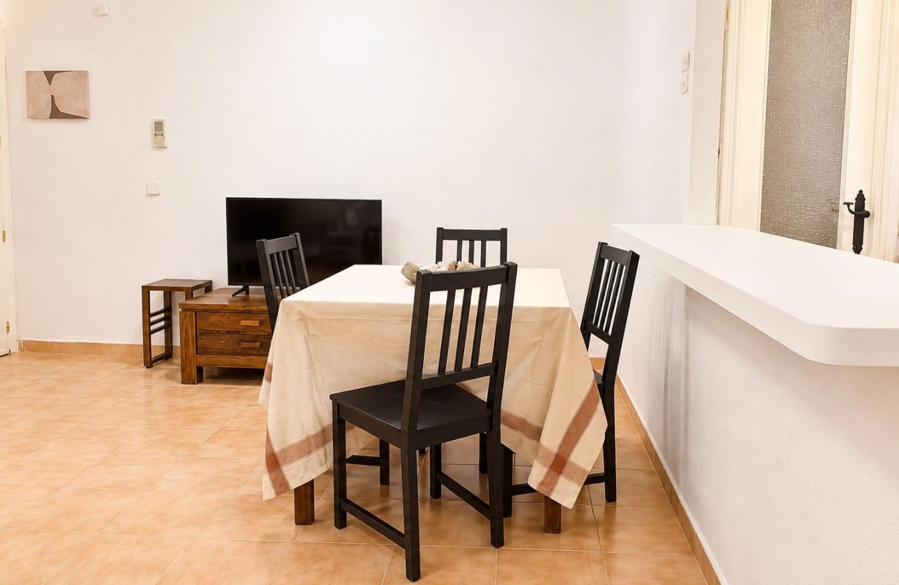 Resale - Apartment / Flat -
Torrevieja - Playa del Cura