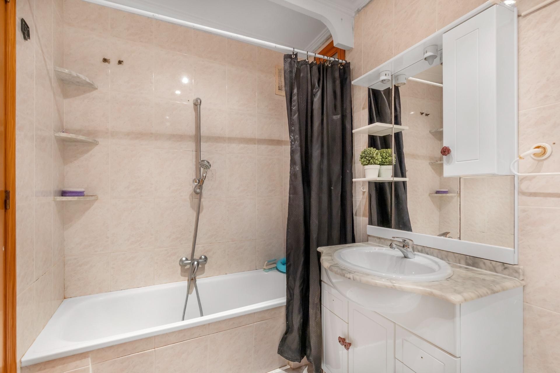 Resale - Apartment / Flat -
Torrevieja - Playa del Cura