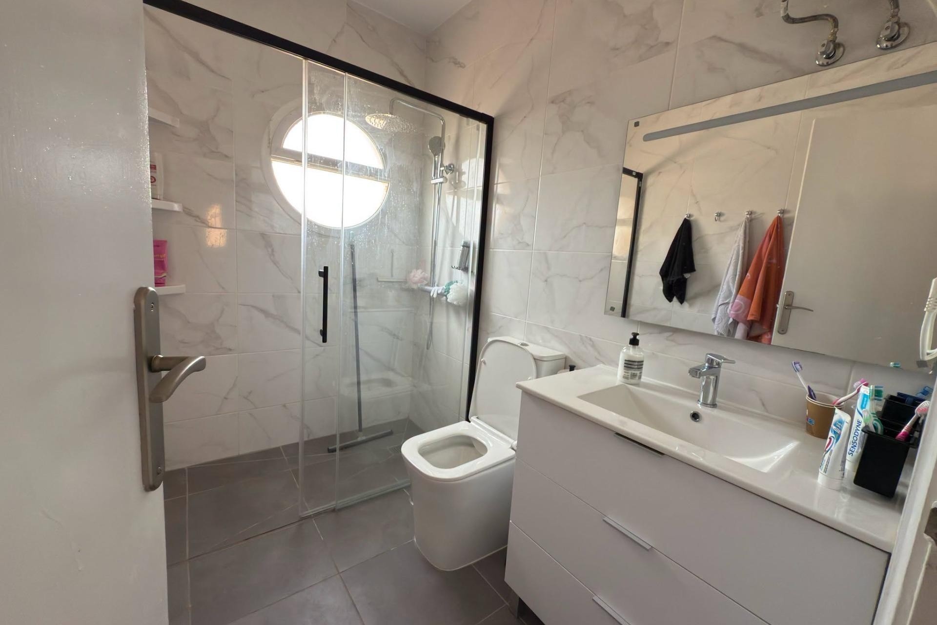 Resale - Apartment / Flat -
Torrevieja - Playa del Cura