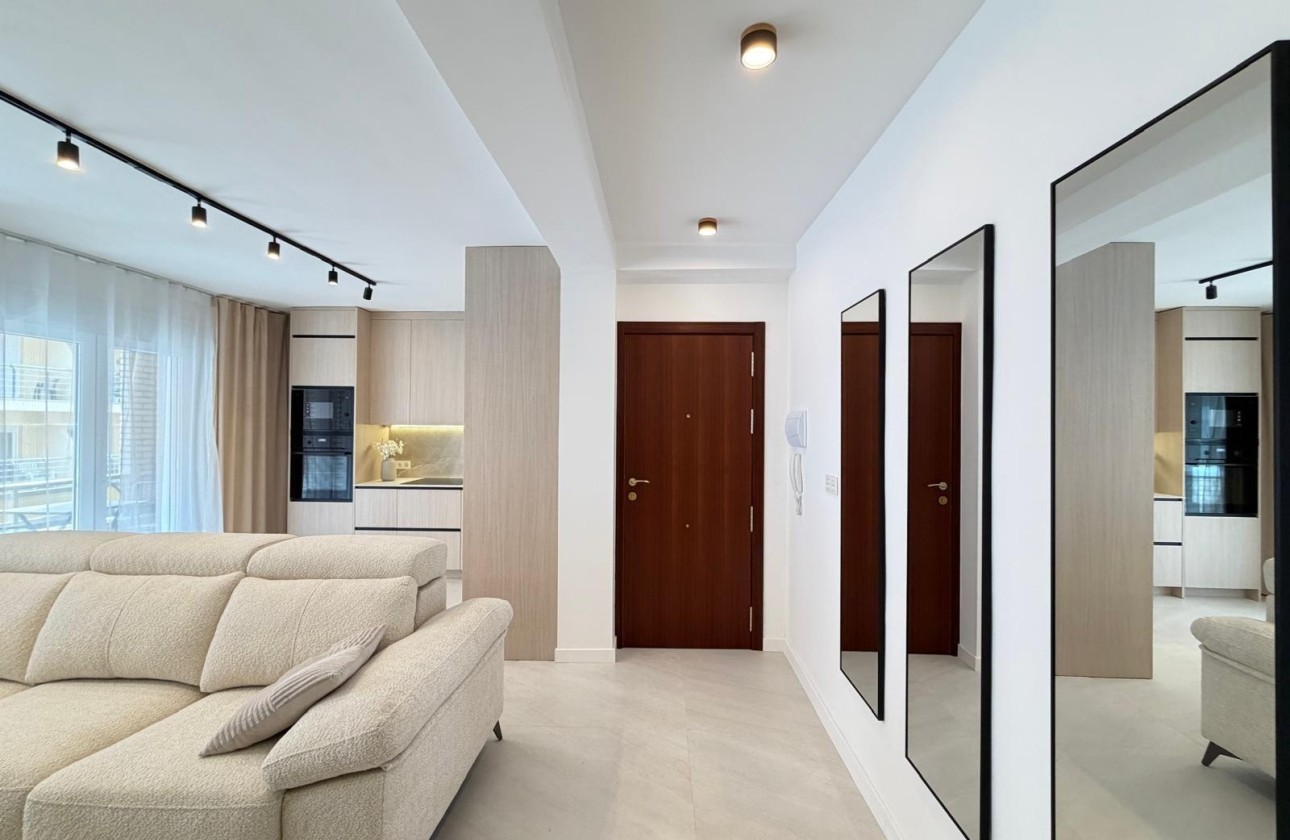 Resale - Apartment / Flat -
Torrevieja - Playa del Cura