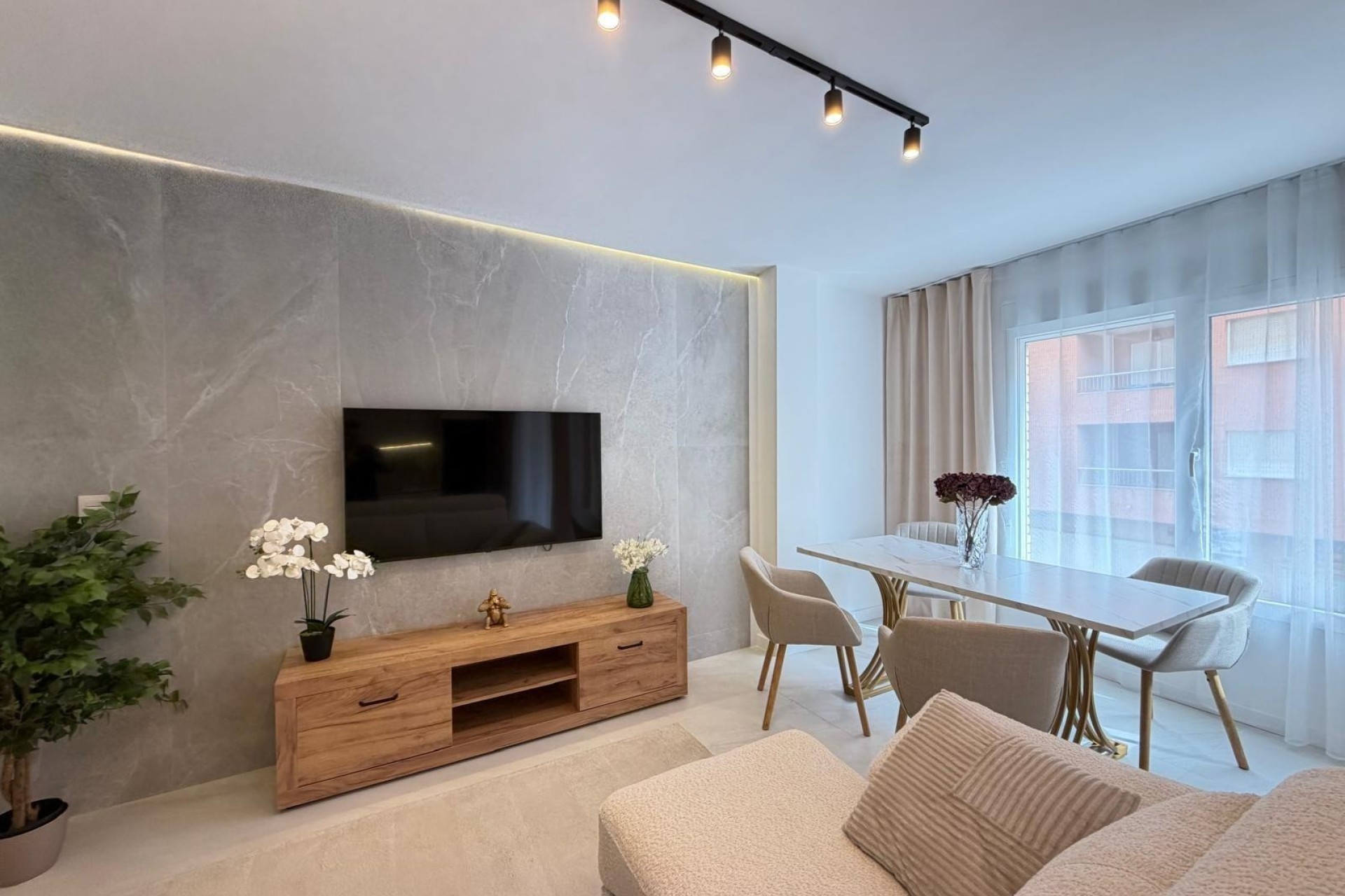 Resale - Apartment / Flat -
Torrevieja - Playa del Cura