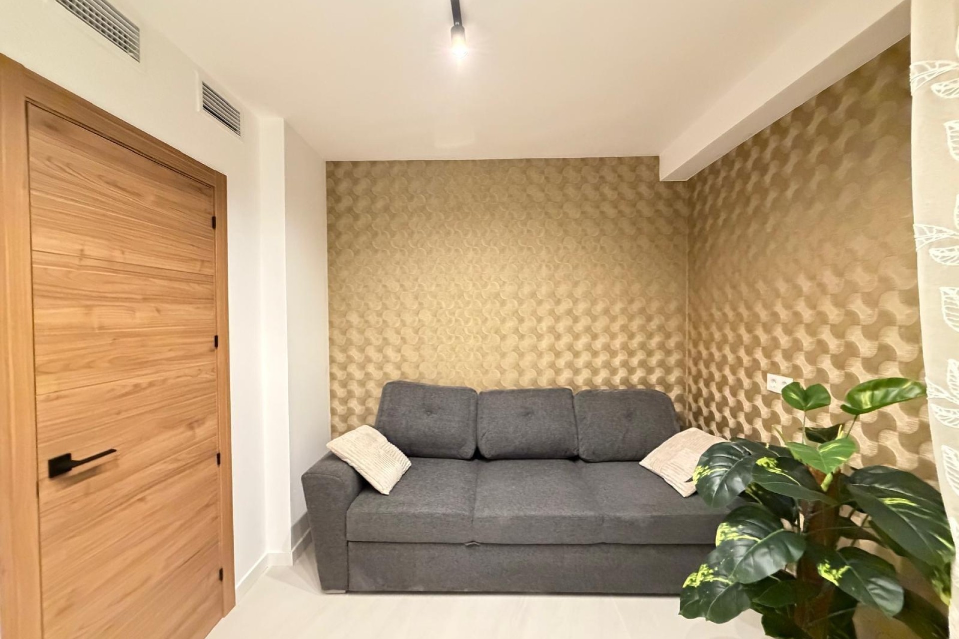 Resale - Apartment / Flat -
Torrevieja - Playa del Cura
