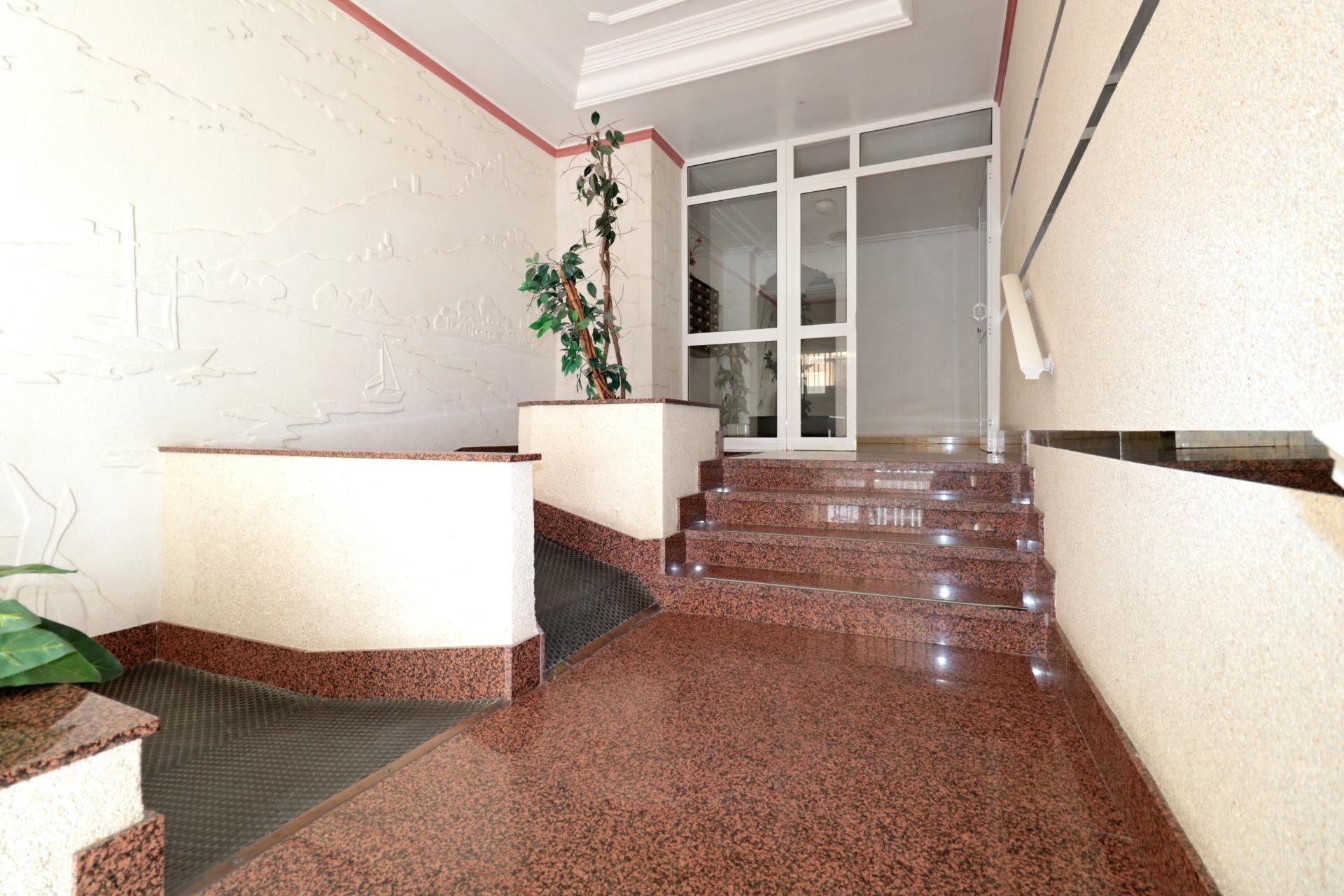 Resale - Apartment / Flat -
Torrevieja - Playa del Cura