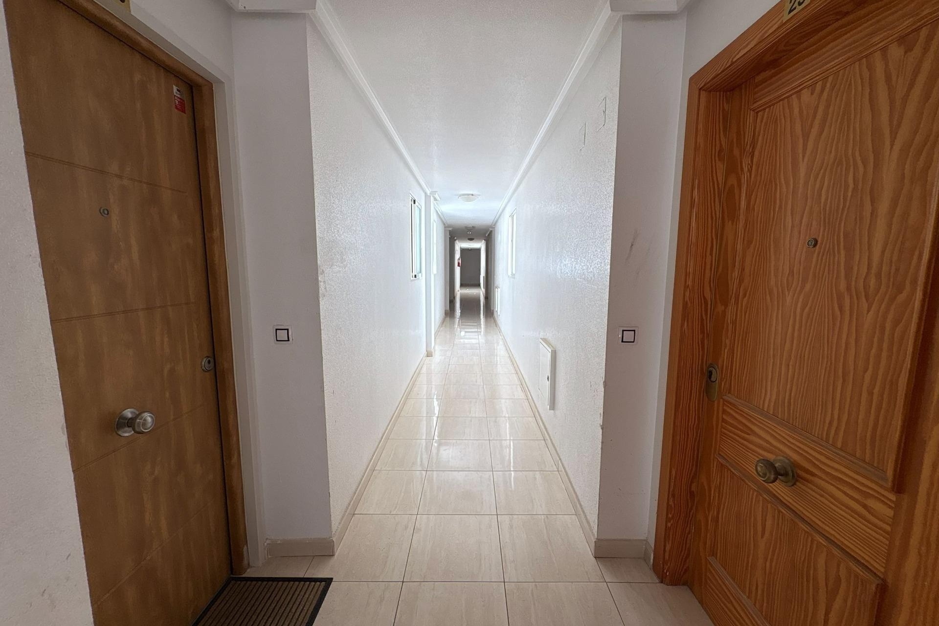Resale - Apartment / Flat -
Torrevieja - Playa del Cura