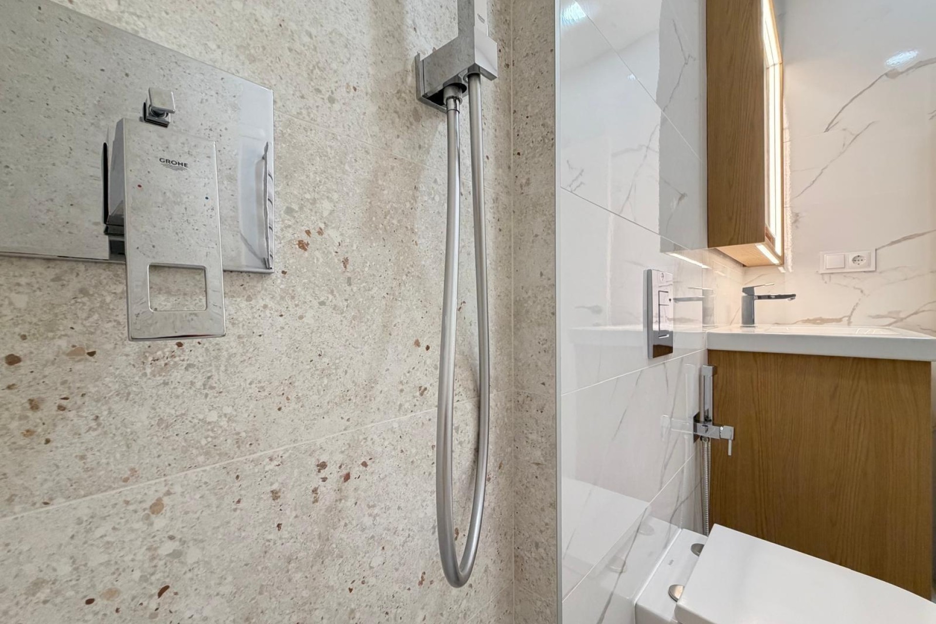 Resale - Apartment / Flat -
Torrevieja - Playa del Cura