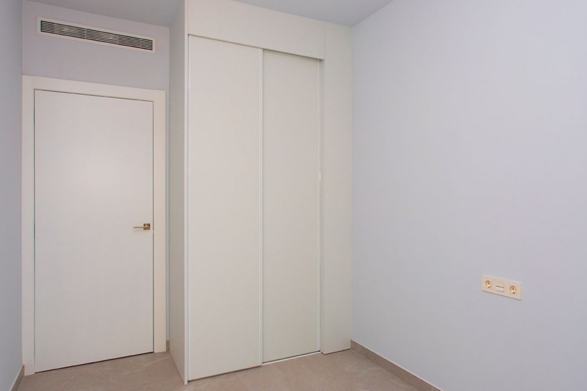 Resale - Apartment / Flat -
Torrevieja - Playa del Cura