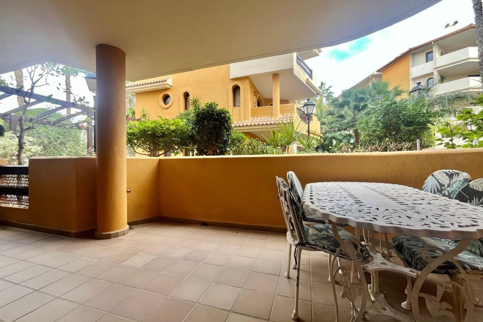 Resale - Apartment / Flat -
Torrevieja - Punta Prima
