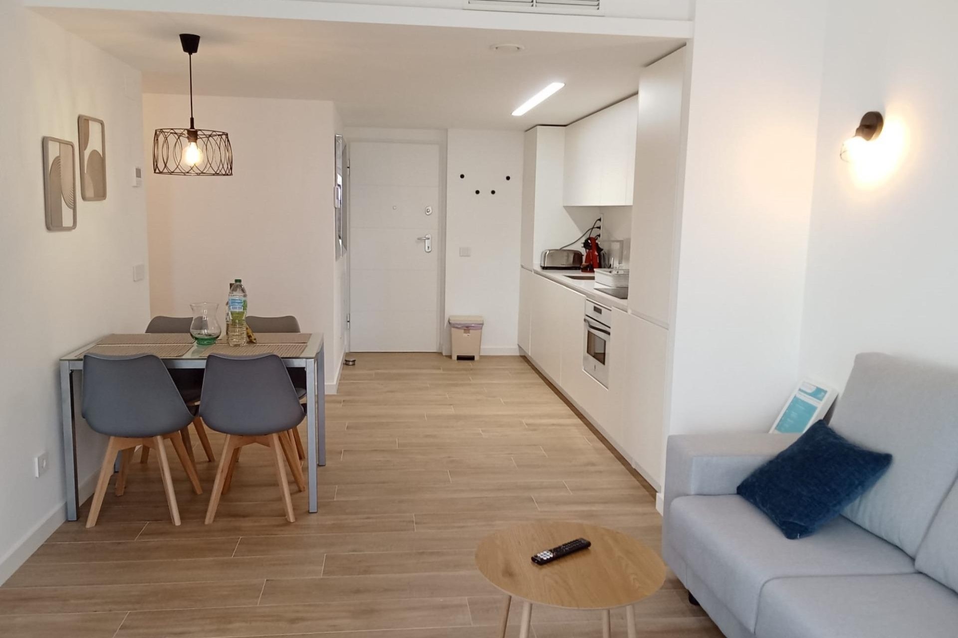 Resale - Apartment / Flat -
Torrevieja - Punta Prima