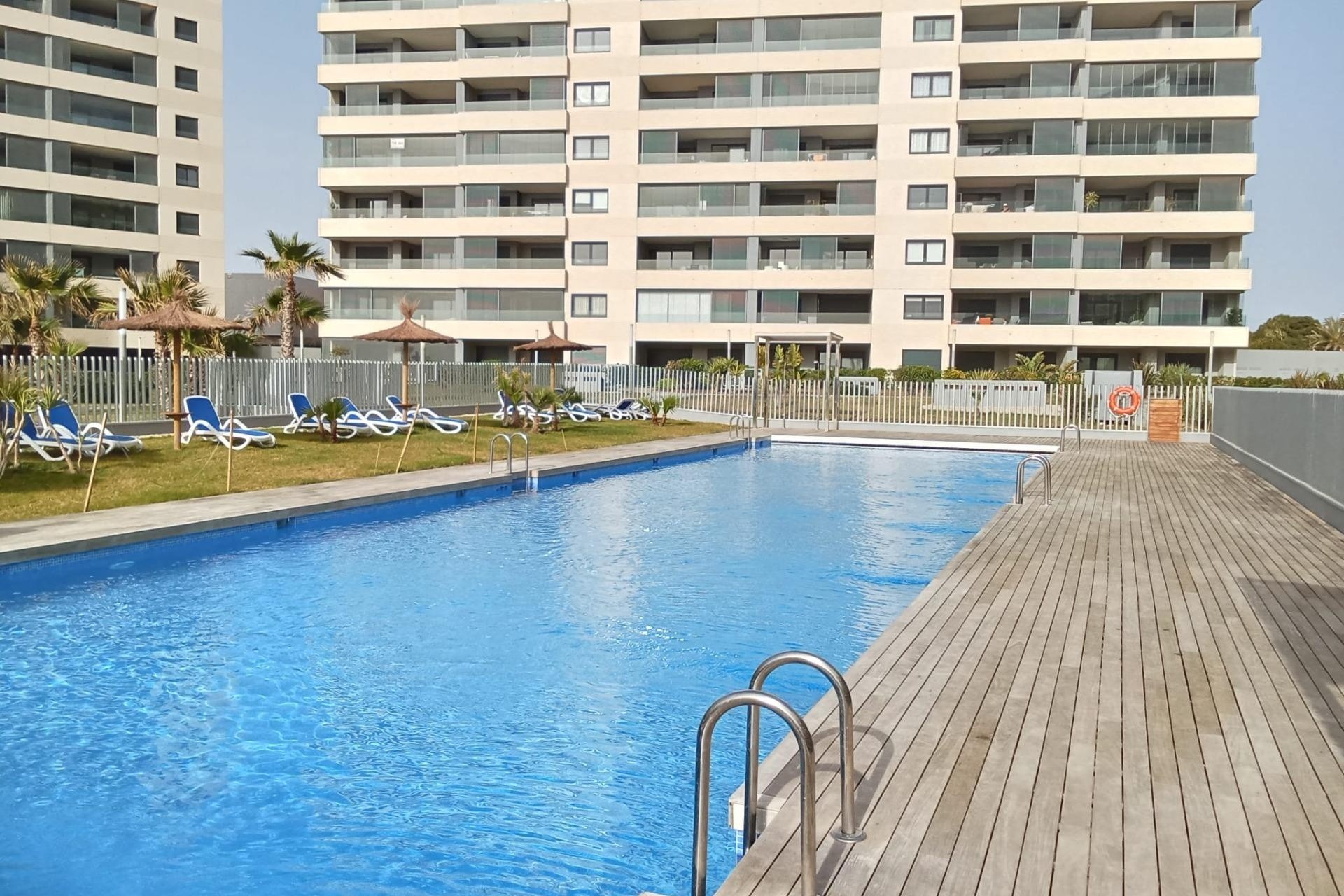 Resale - Apartment / Flat -
Torrevieja - Punta Prima