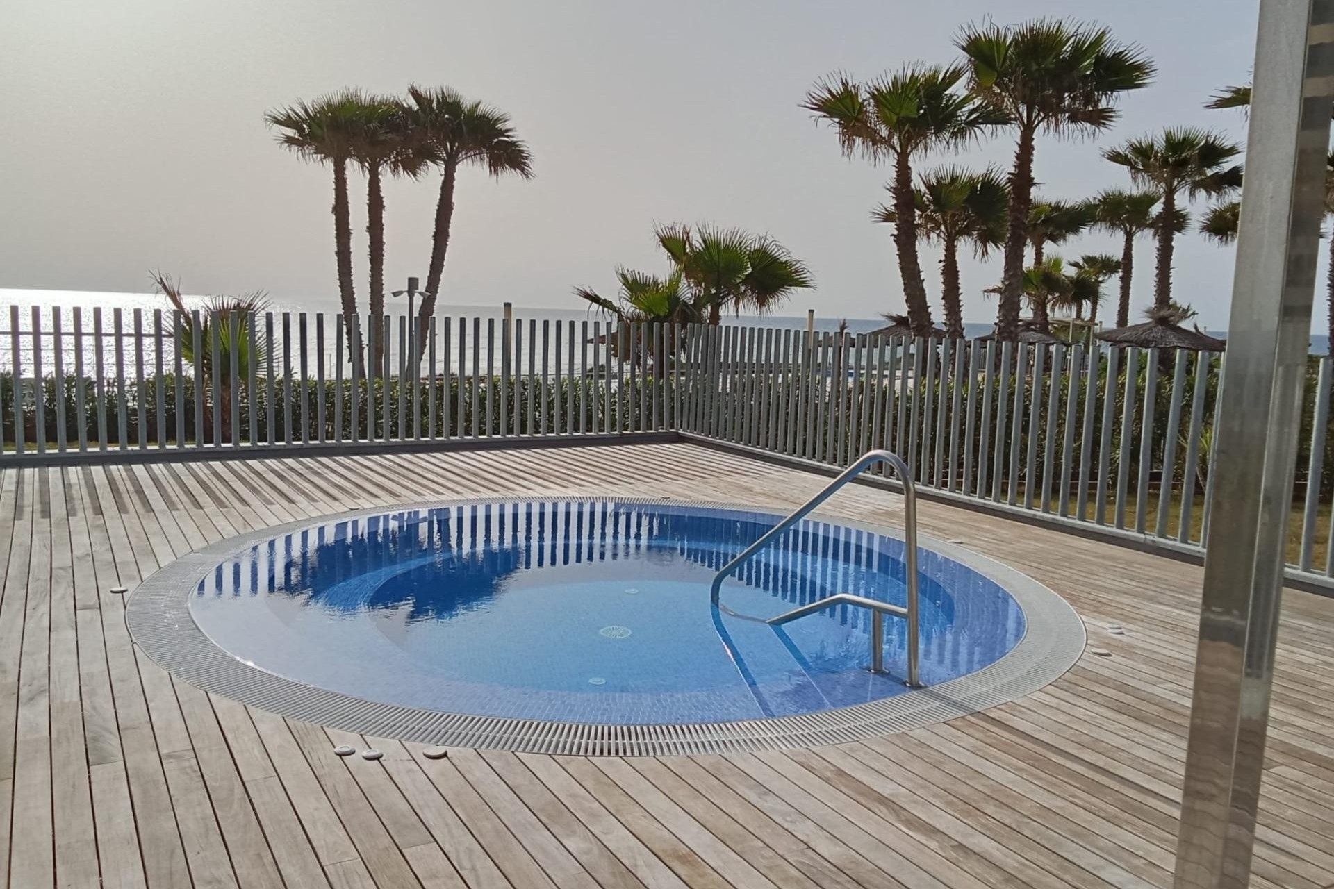 Resale - Apartment / Flat -
Torrevieja - Punta Prima