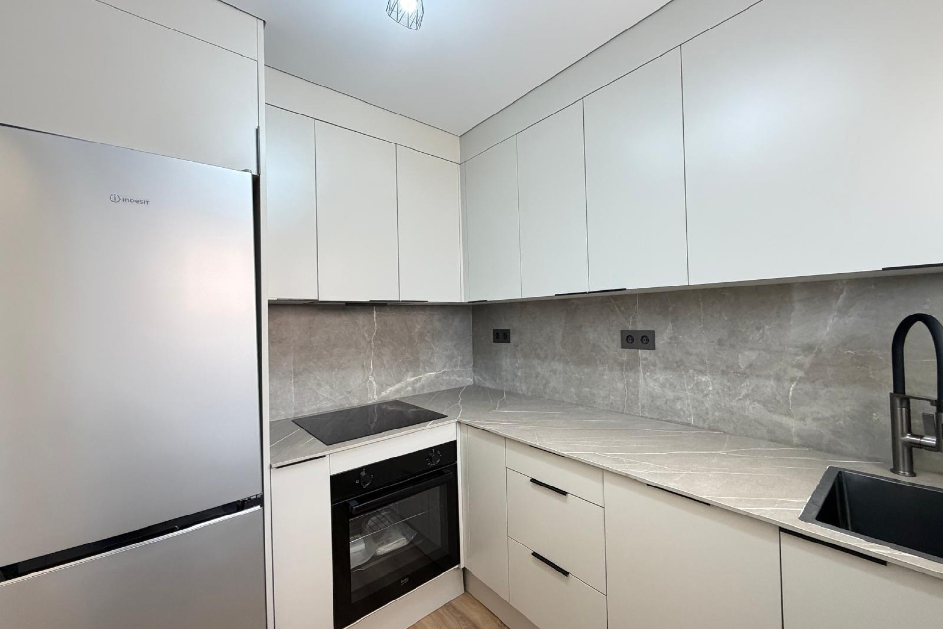 Resale - Apartment / Flat -
Torrevieja - Punta Prima