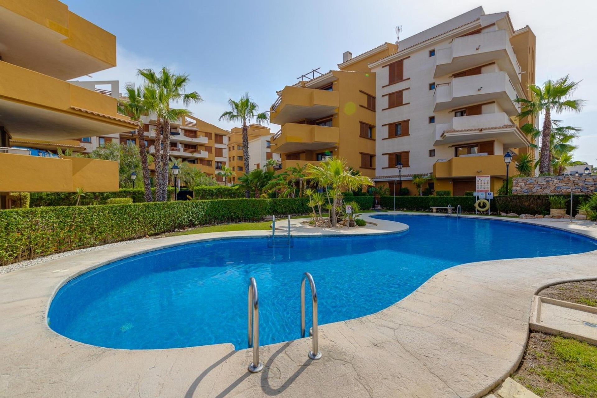 Resale - Apartment / Flat -
Torrevieja - Punta Prima