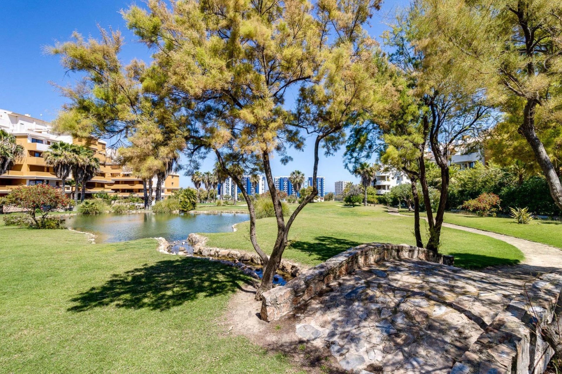 Resale - Apartment / Flat -
Torrevieja - Punta Prima