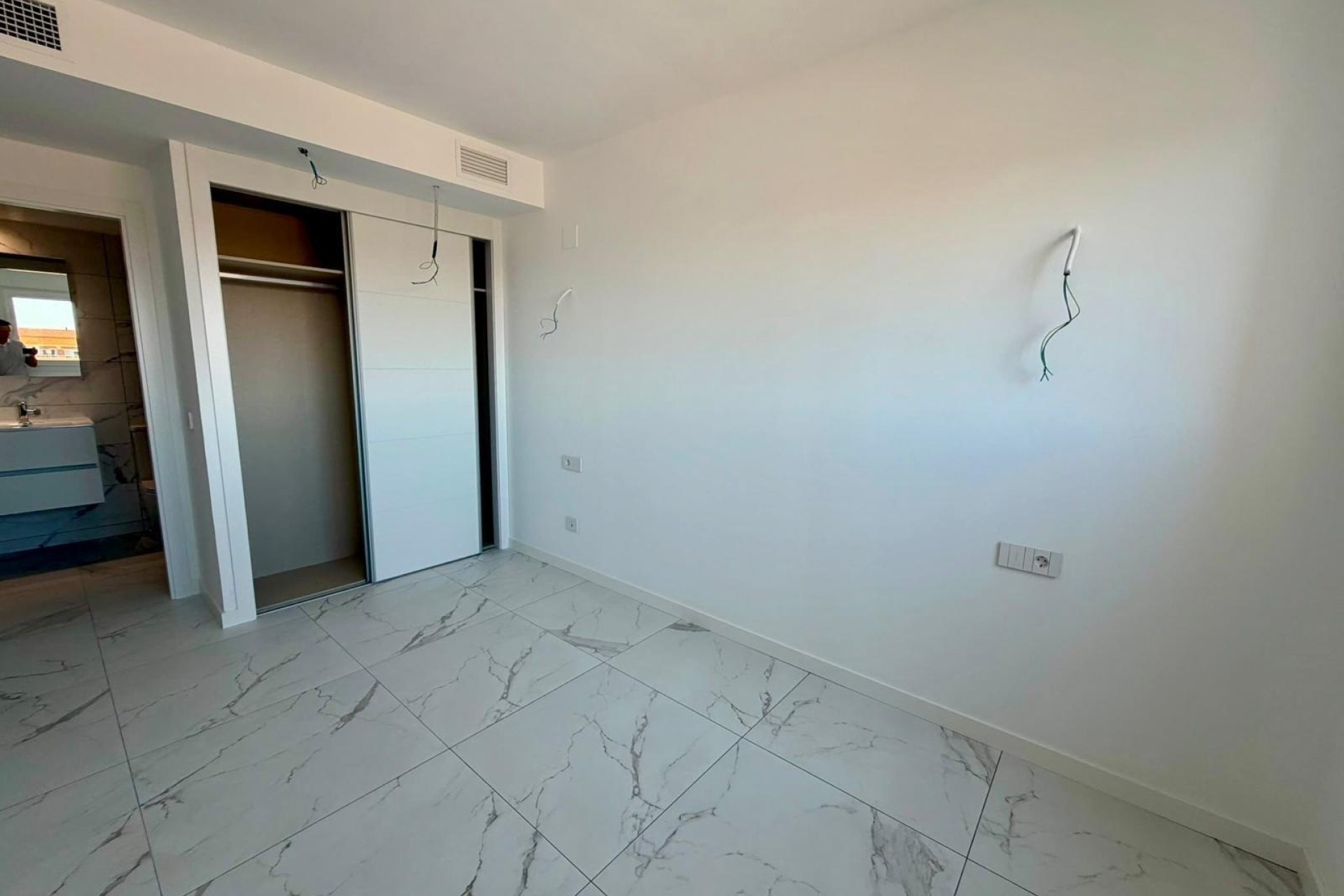 Resale - Apartment / Flat -
Torrevieja - Punta Prima