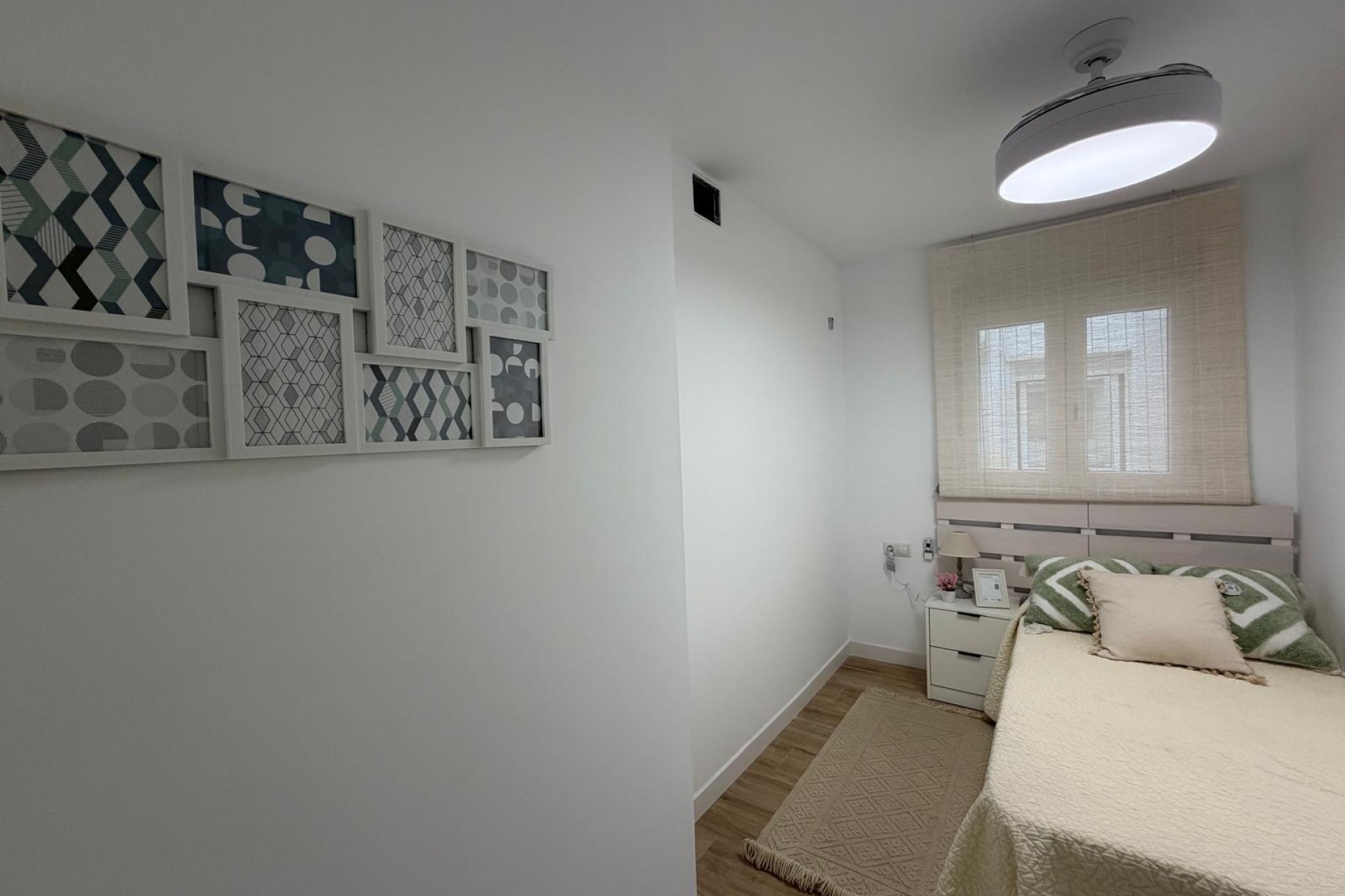 Resale - Apartment / Flat -
Torrevieja - Punta Prima