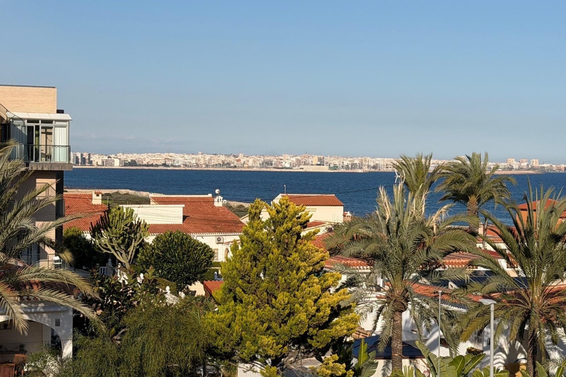 Resale - Apartment / Flat -
Torrevieja - Punta Prima