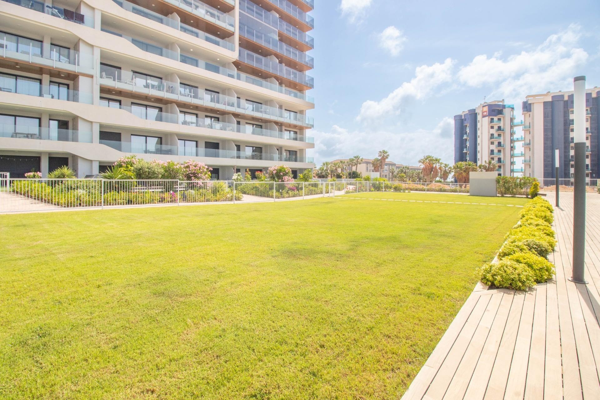 Resale - Apartment / Flat -
Torrevieja - Punta Prima