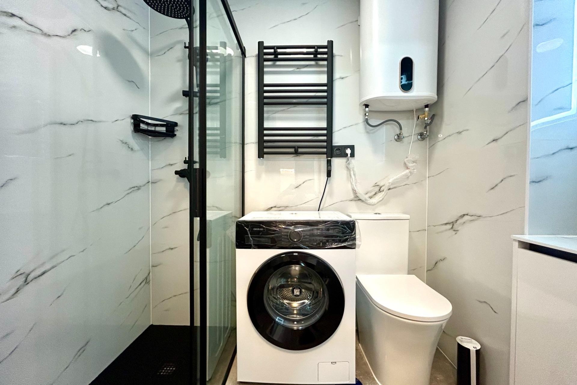 Resale - Apartment / Flat -
Torrevieja - Punta Prima