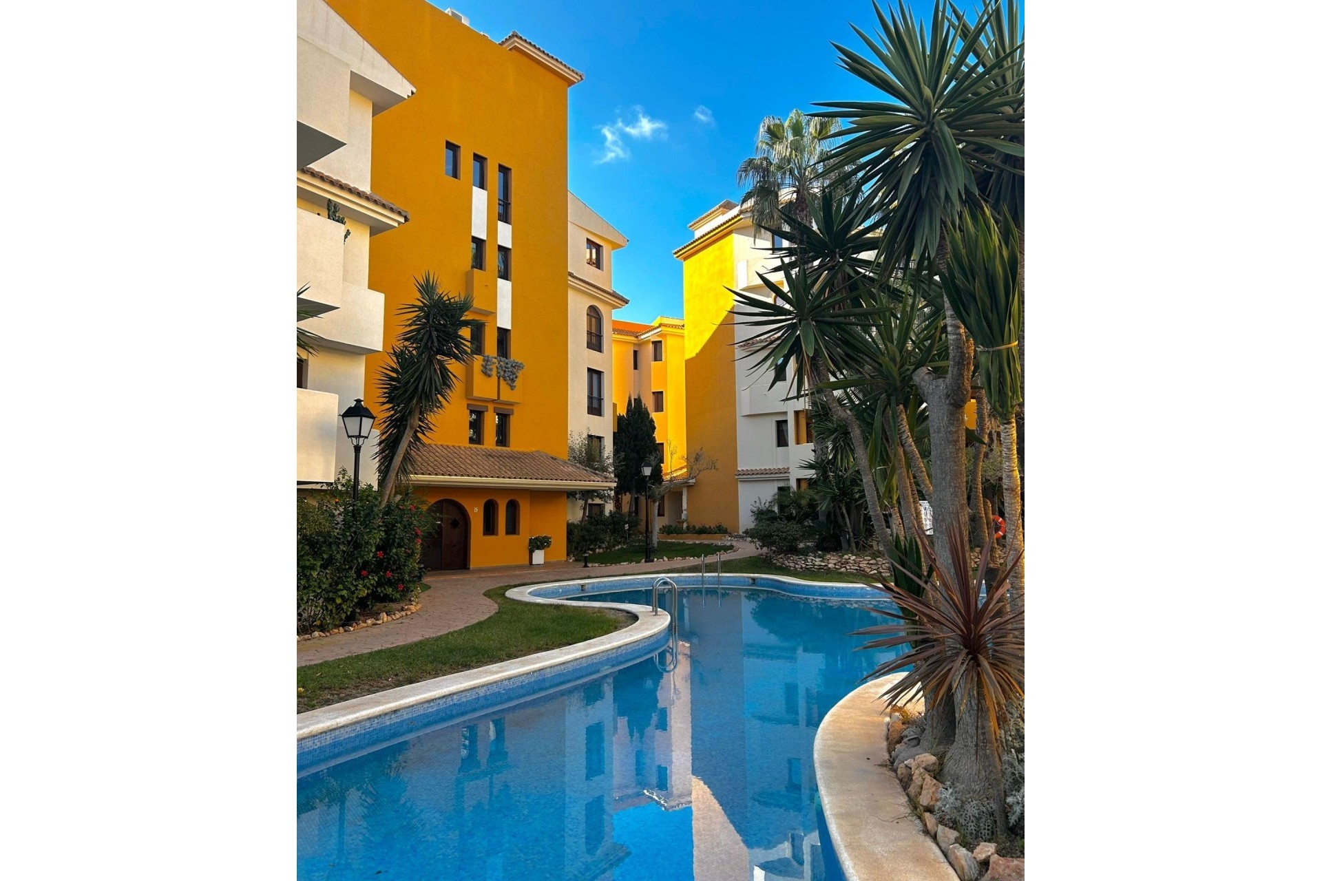 Resale - Apartment / Flat -
Torrevieja - Punta Prima