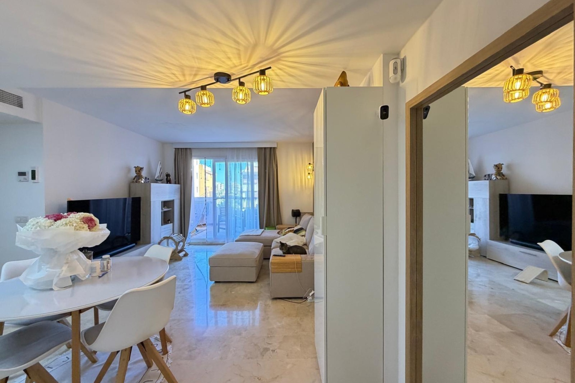 Resale - Apartment / Flat -
Torrevieja - Punta Prima