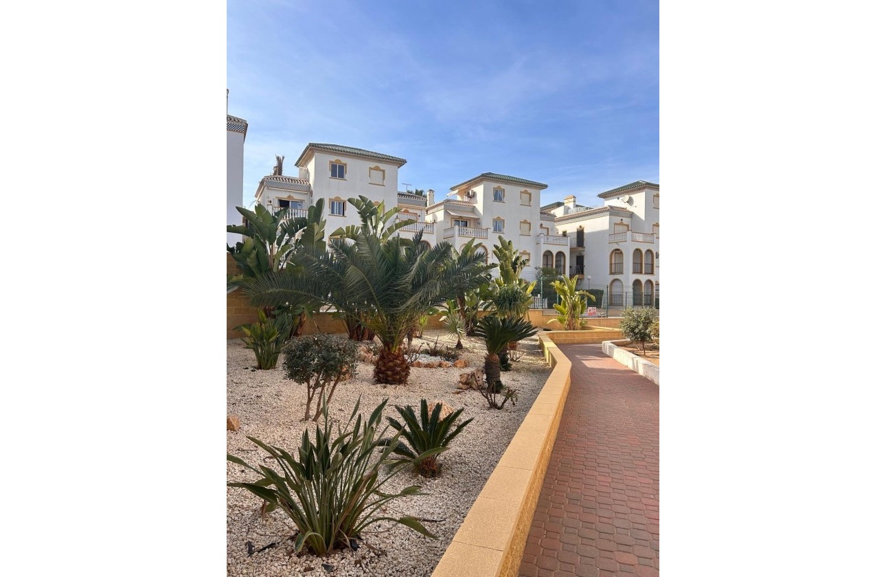 Resale - Apartment / Flat -
Torrevieja - Torre la mata