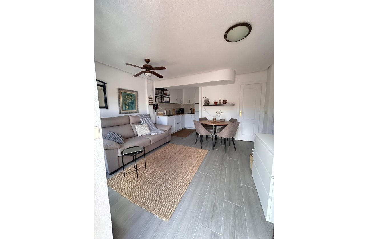Resale - Apartment / Flat -
Torrevieja - Torre la mata