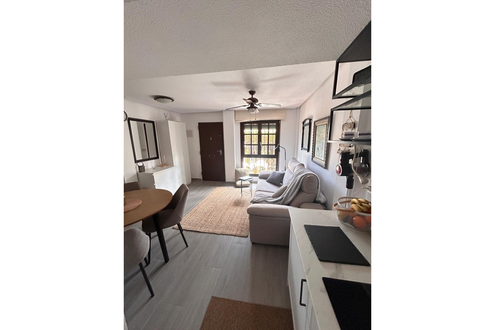 Resale - Apartment / Flat -
Torrevieja - Torre la mata