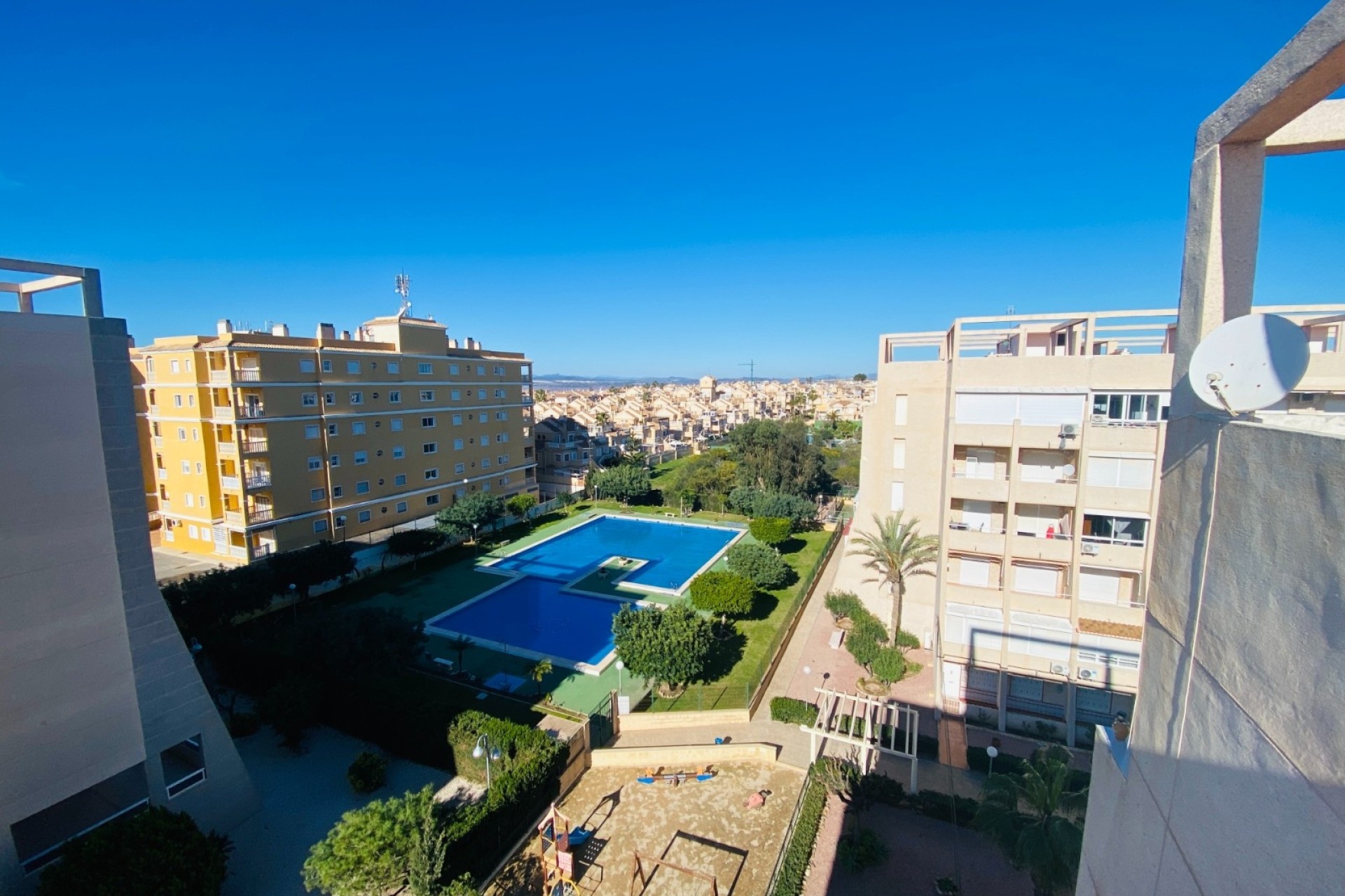 Resale - Apartment / Flat -
Torrevieja - Torreblanca