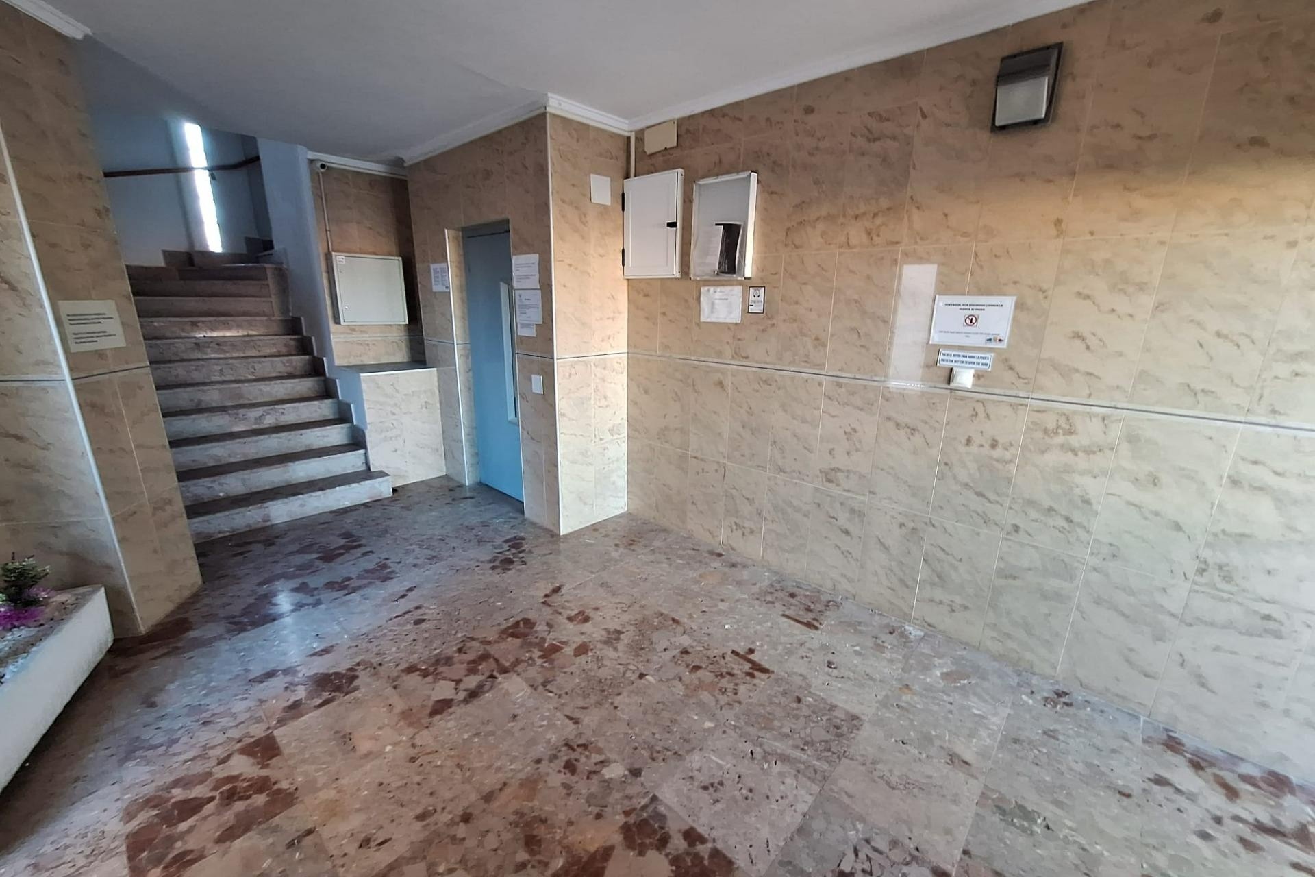 Resale - Apartment / Flat -
Torrevieja - Torrejón