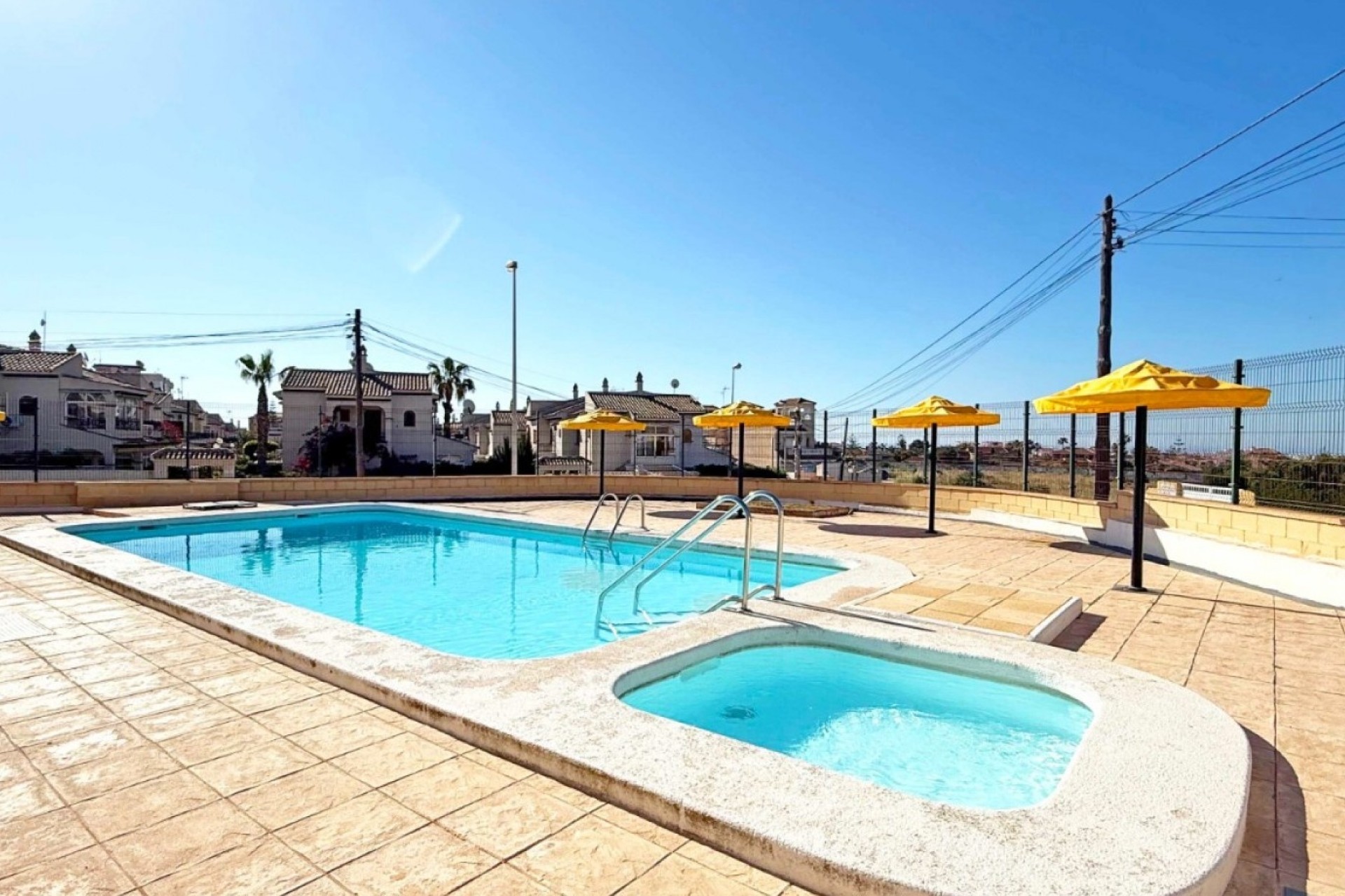 Resale - Apartment / Flat -
Torrevieja - Torrelamata - La Mata