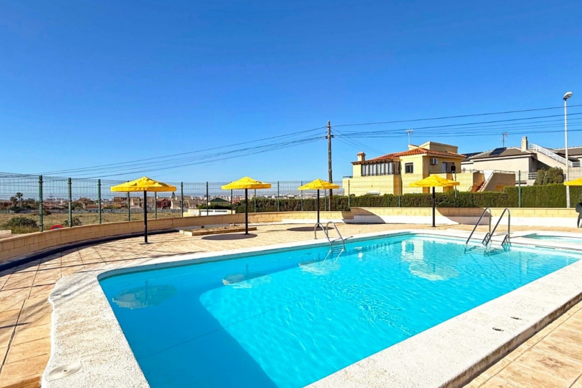 Resale - Apartment / Flat -
Torrevieja - Torrelamata - La Mata