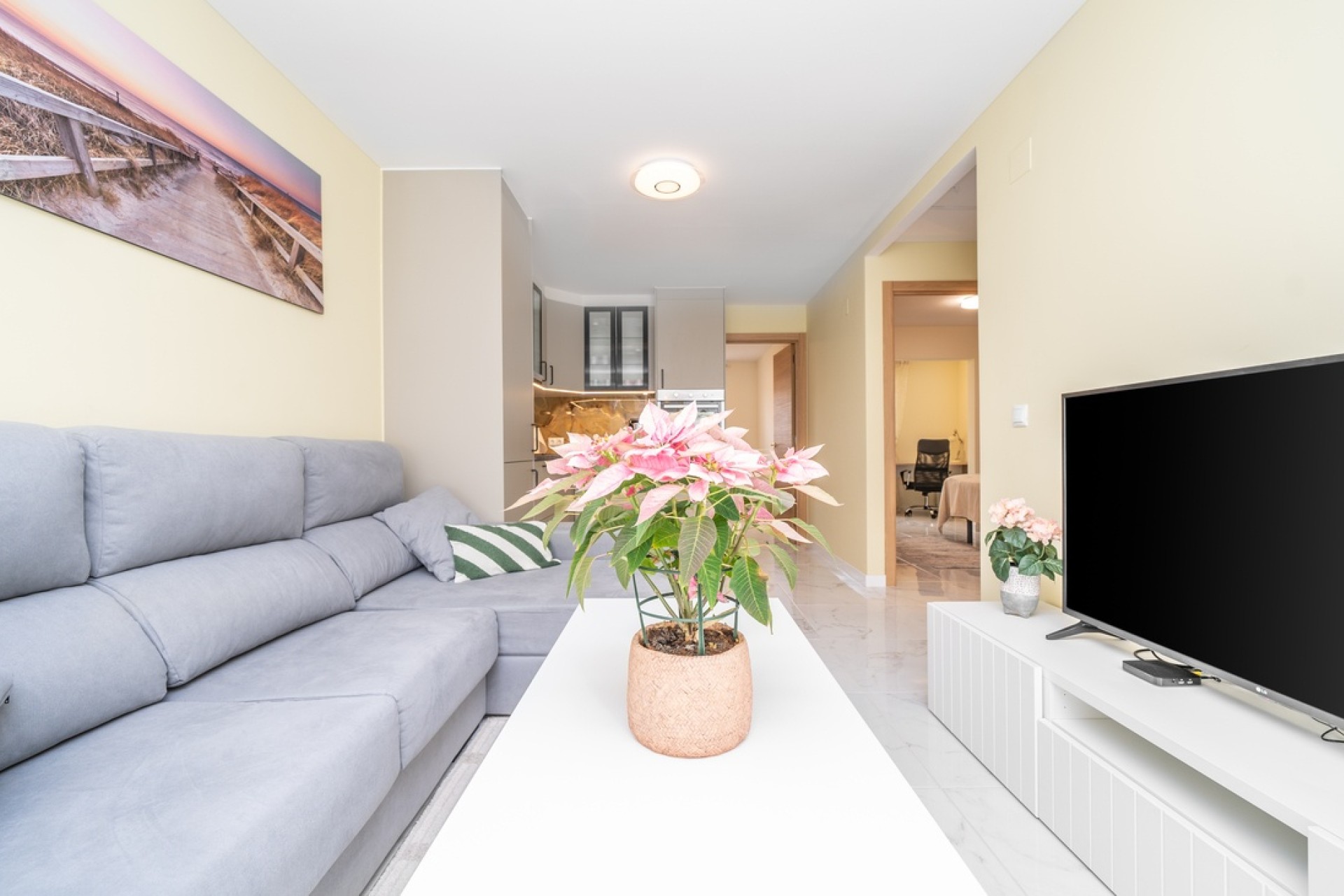 Resale - Apartment / Flat -
Torrevieja - Torreta