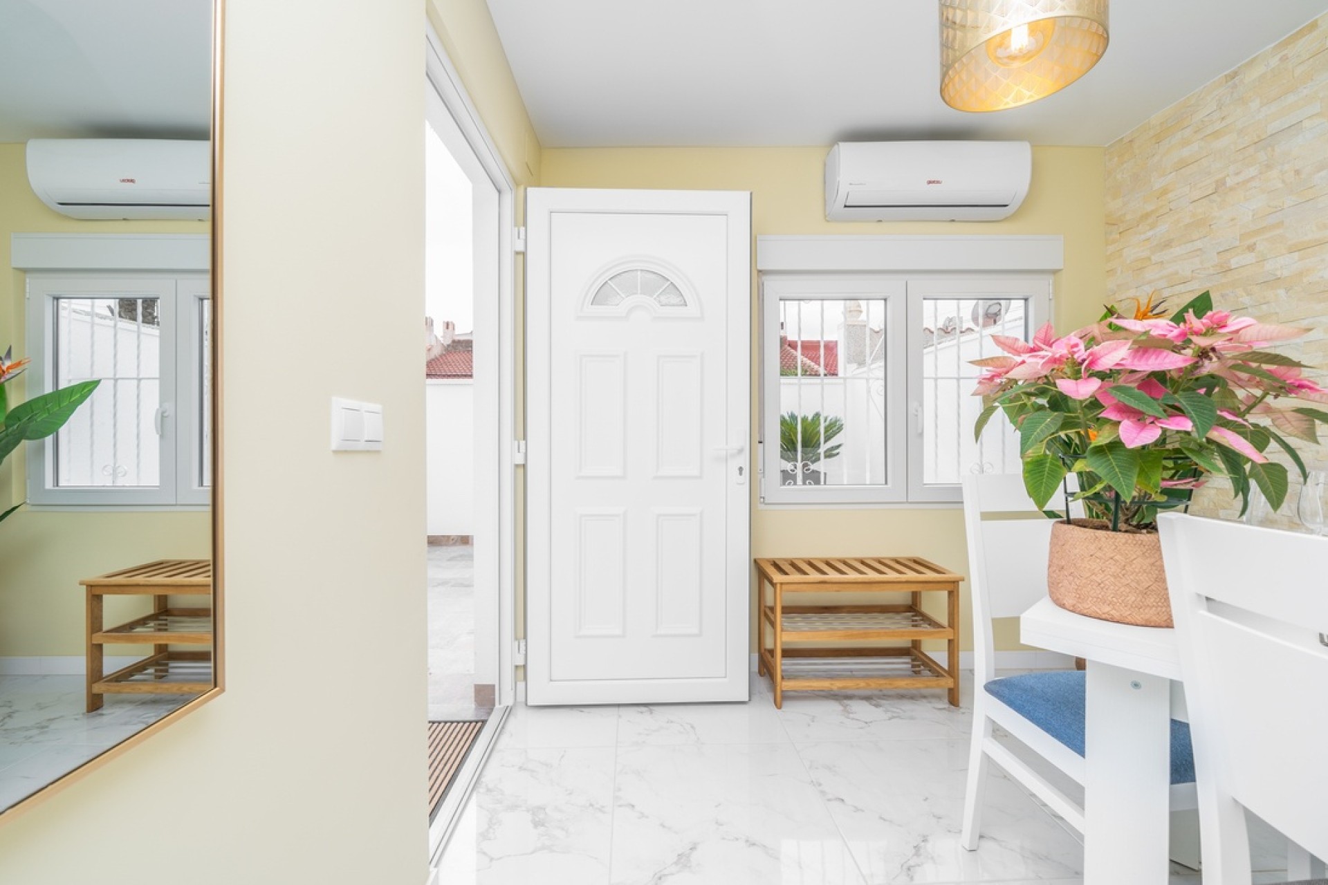 Resale - Apartment / Flat -
Torrevieja - Torreta