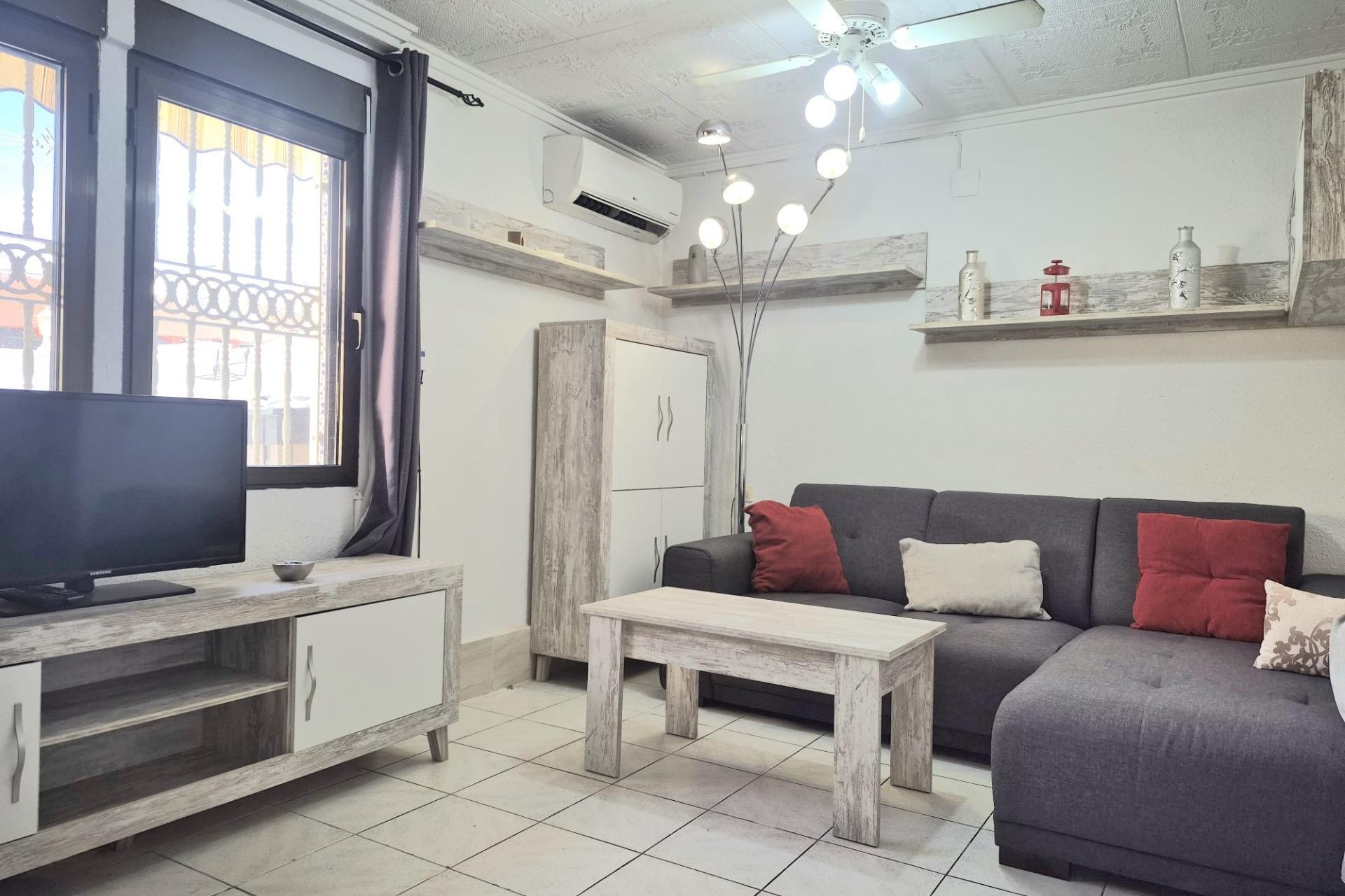 Resale - Apartment / Flat -
Torrevieja - Torretas