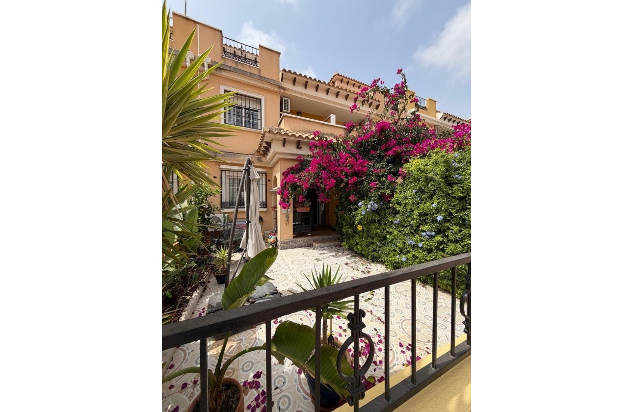 Resale - Apartment / Flat -
Torrevieja - Zona Los Frutales
