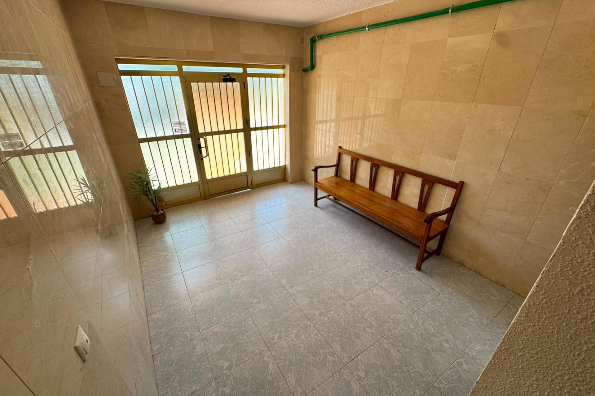 Resale - Apartment / Flat -
Torrevieja - Zona Los Frutales