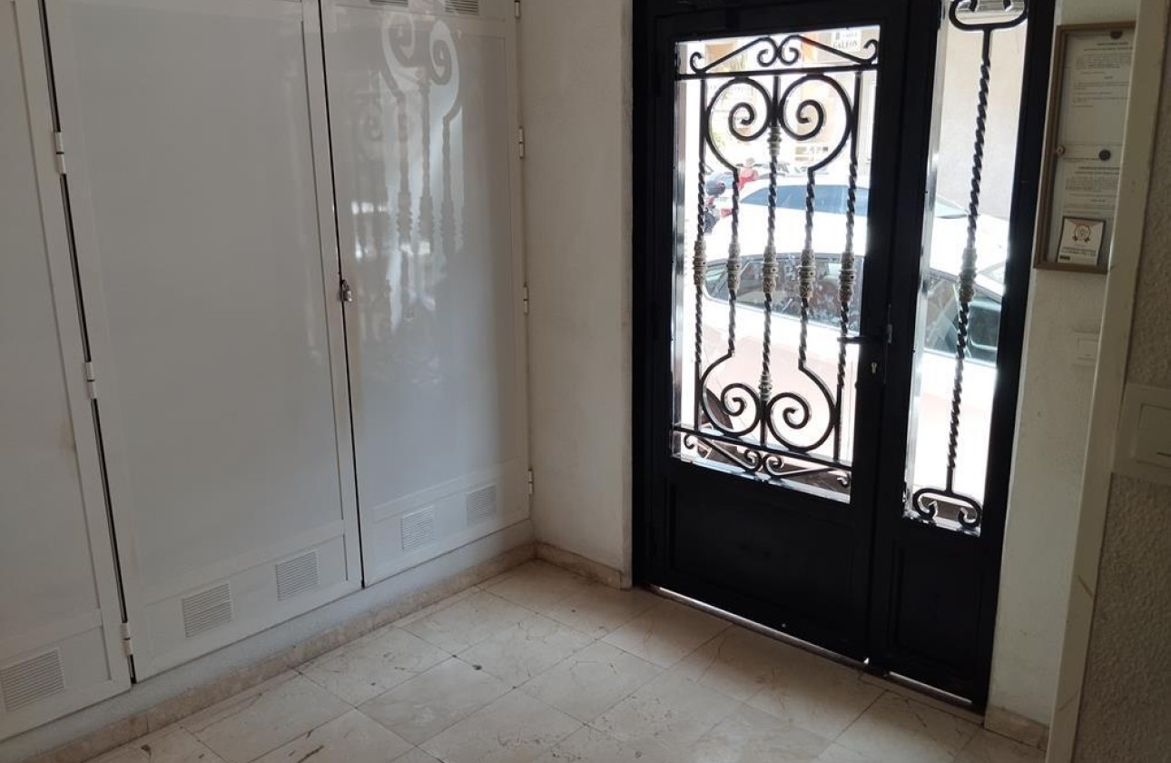 Resale - Apartment / Flat -
Torrevieja