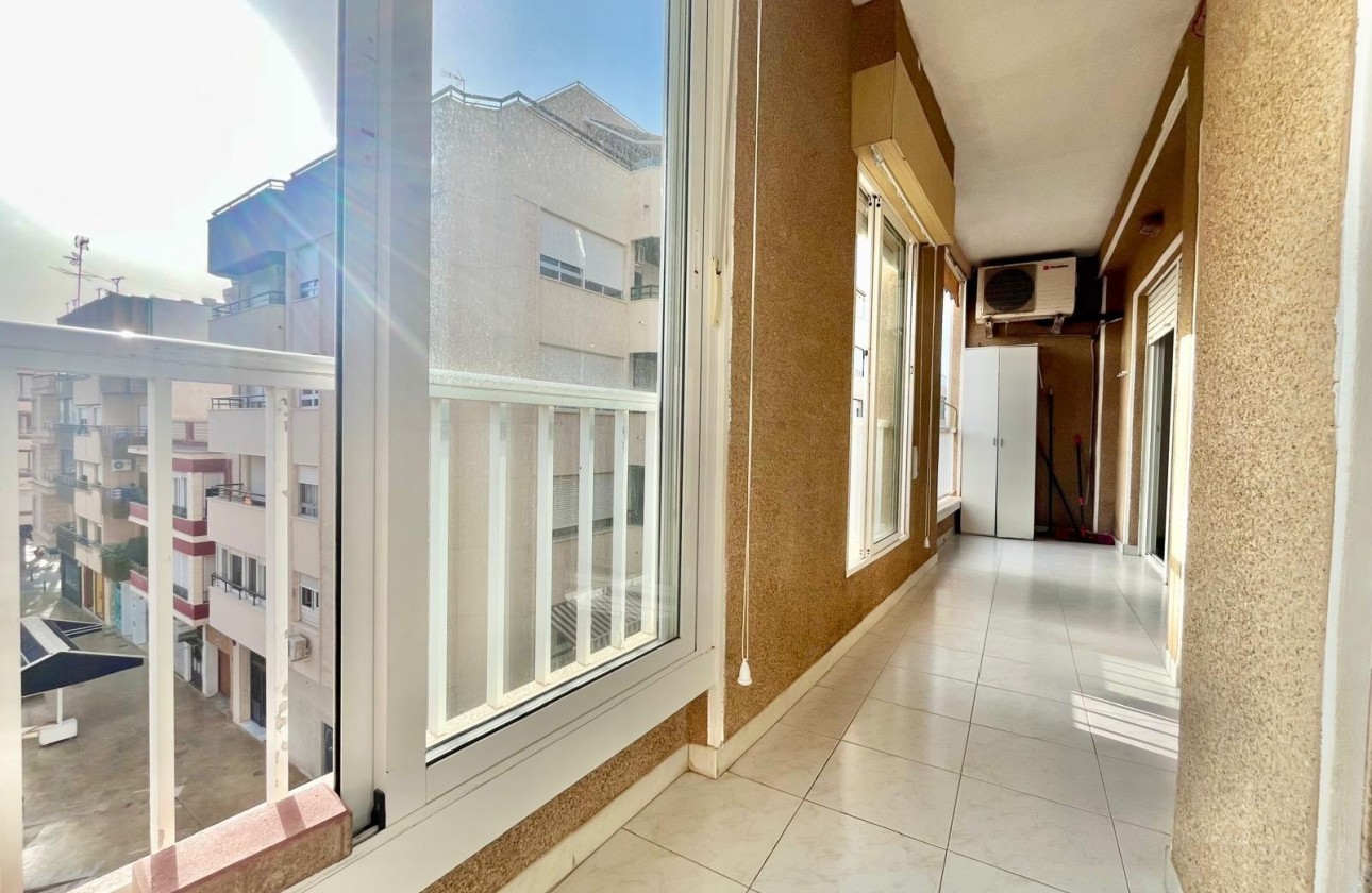 Resale - Apartment / Flat -
Torrevieja
